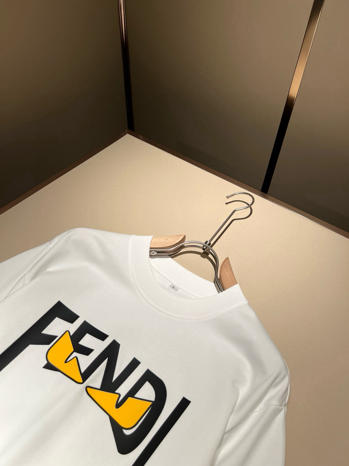 FEN*I 芬*迪2026春夏新款FD家族FF男女同款👫打底衫，男女同款👫百搭极简短袖。意大利原厂订单，