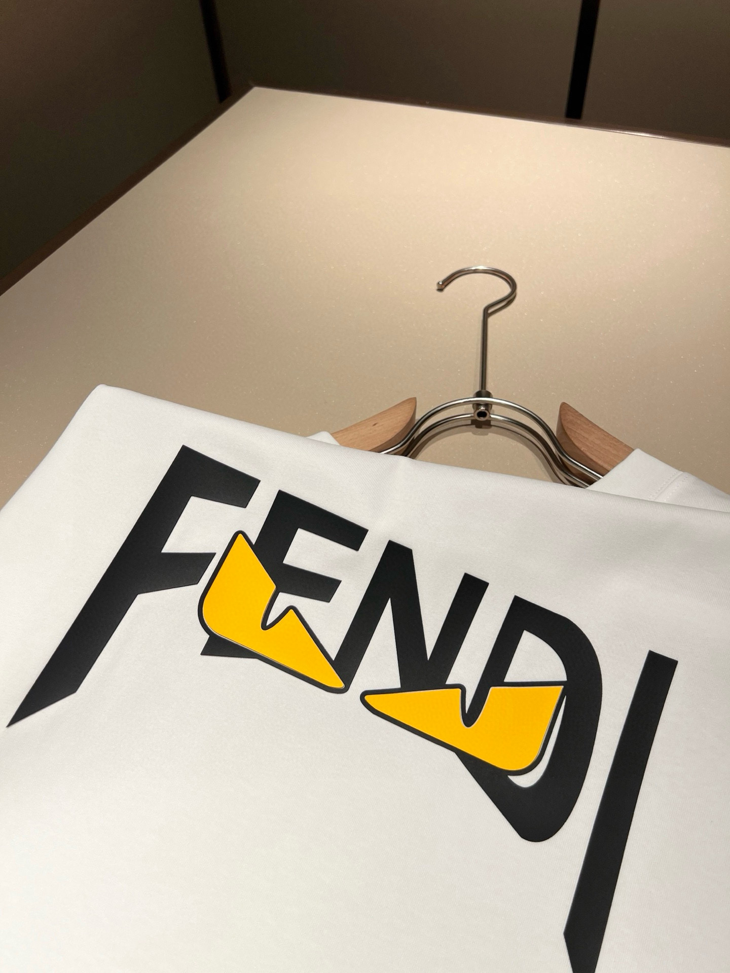 FEN*I 芬*迪2026春夏新款FD家族FF男女同款👫打底衫，男女同款👫百搭极简短袖。意大利原厂订单，