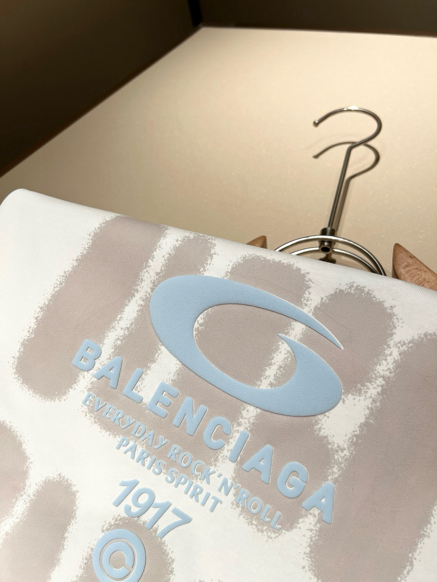 BALENCI*GA巴黎*家 2026春夏新款男女同款👫短袖T恤！走秀图案印花时尚休闲短袖T恤衫！设计l