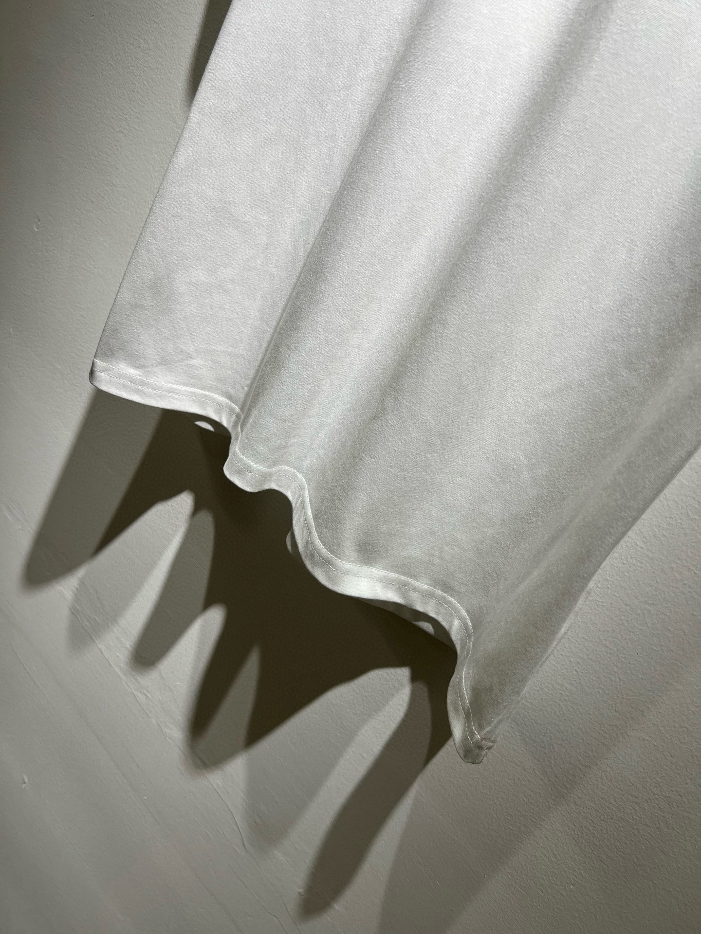 BALENCI*GA巴黎*家 2026春夏新款男女同款👫短袖T恤！走秀图案印花时尚休闲短袖T恤衫！设计l