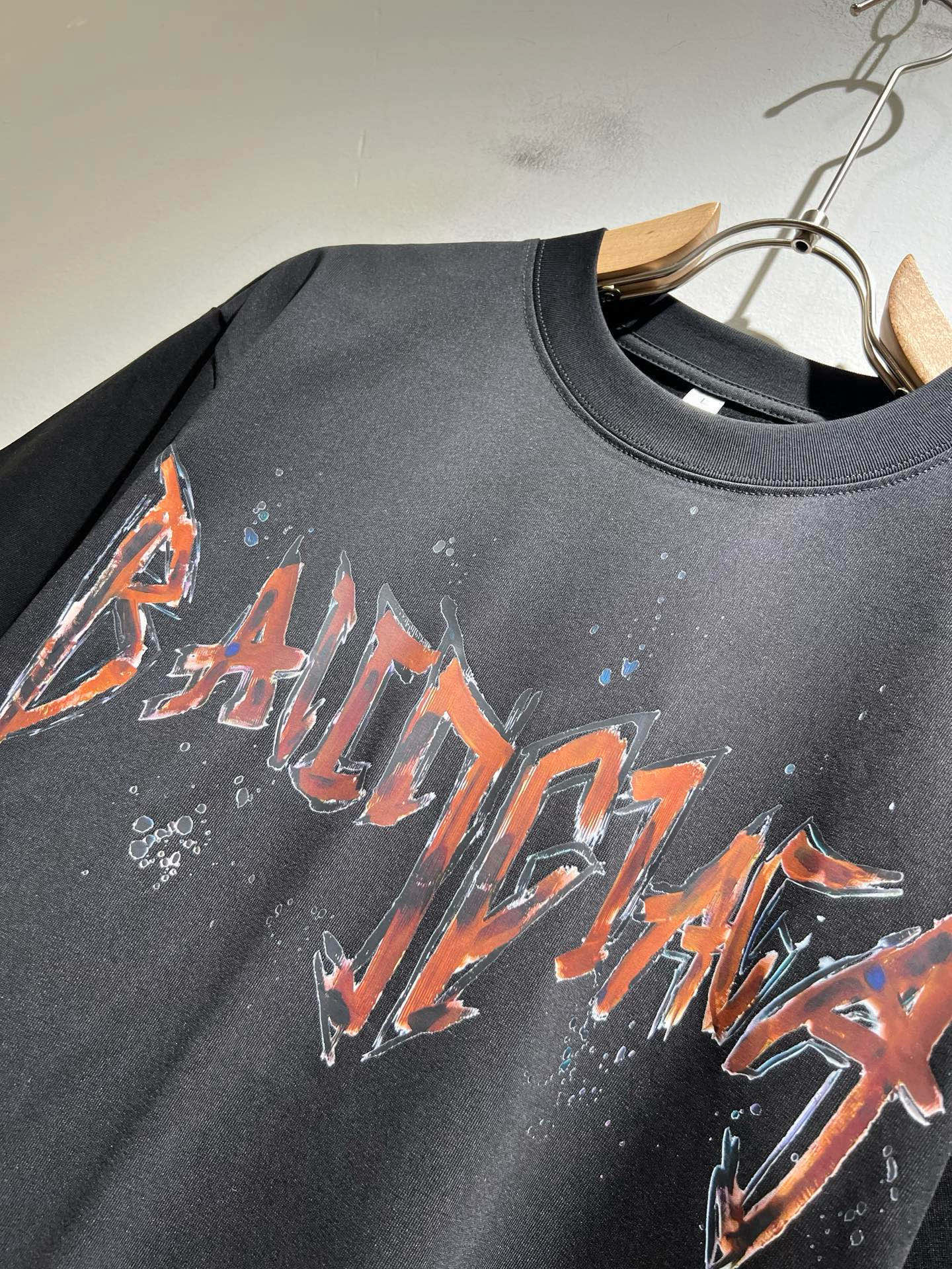 BALENCI*GA巴黎*家 2026春夏新款男女同款👫短袖T恤！走秀图案印花时尚休闲短袖T恤衫！设计l