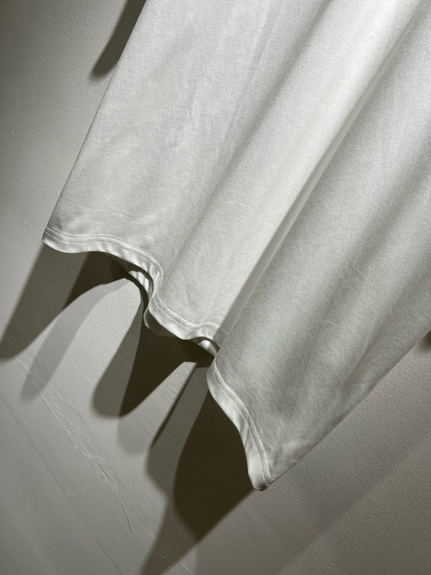 BALENCI*GA巴黎*家 2026春夏新款男女同款👫短袖T恤！走秀图案印花时尚休闲短袖T恤衫！设计l