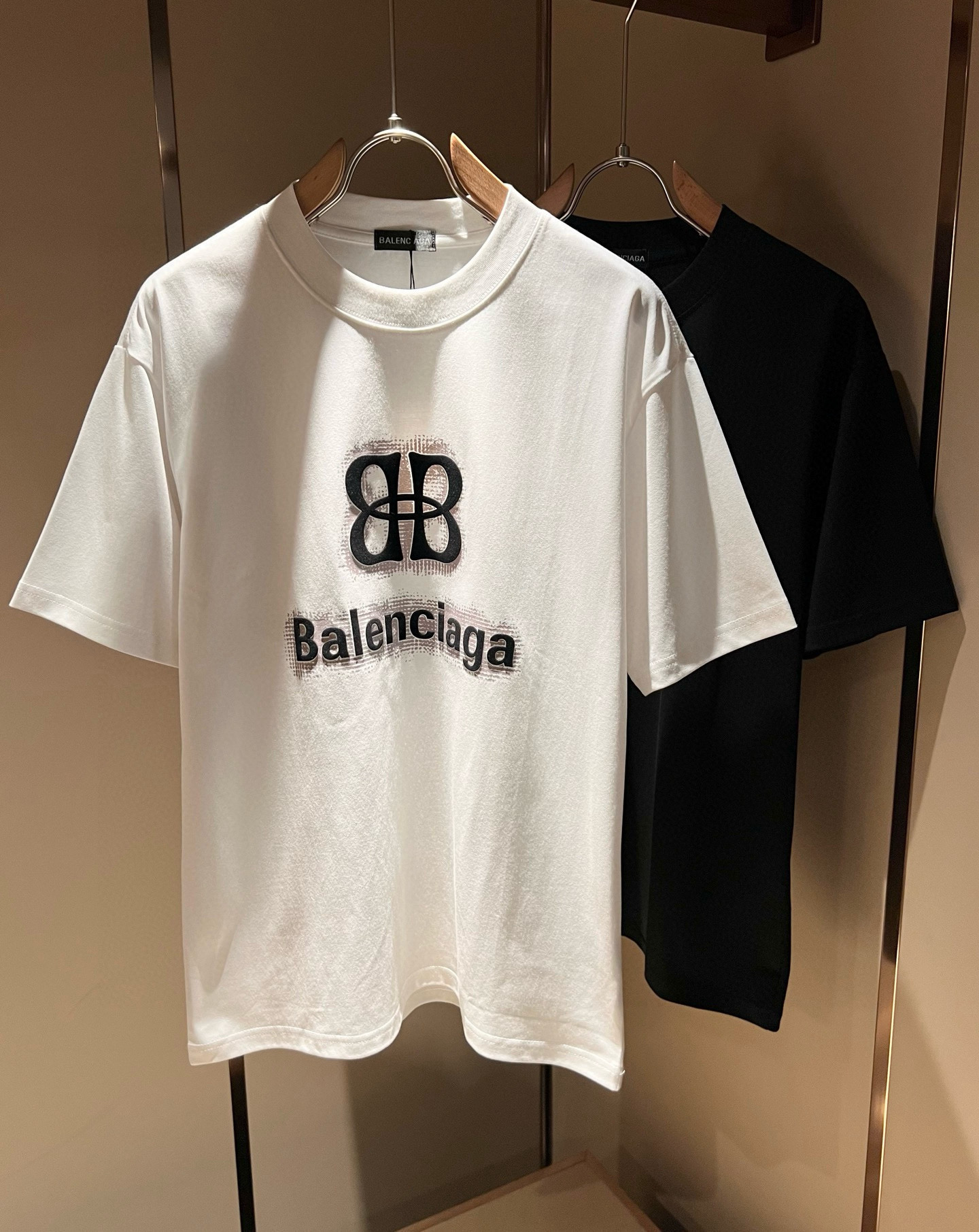 BALENCI*GA巴黎*家 2026春夏新款男女同款👫短袖T恤！走秀图案印花时尚休闲短袖T恤衫！设计l