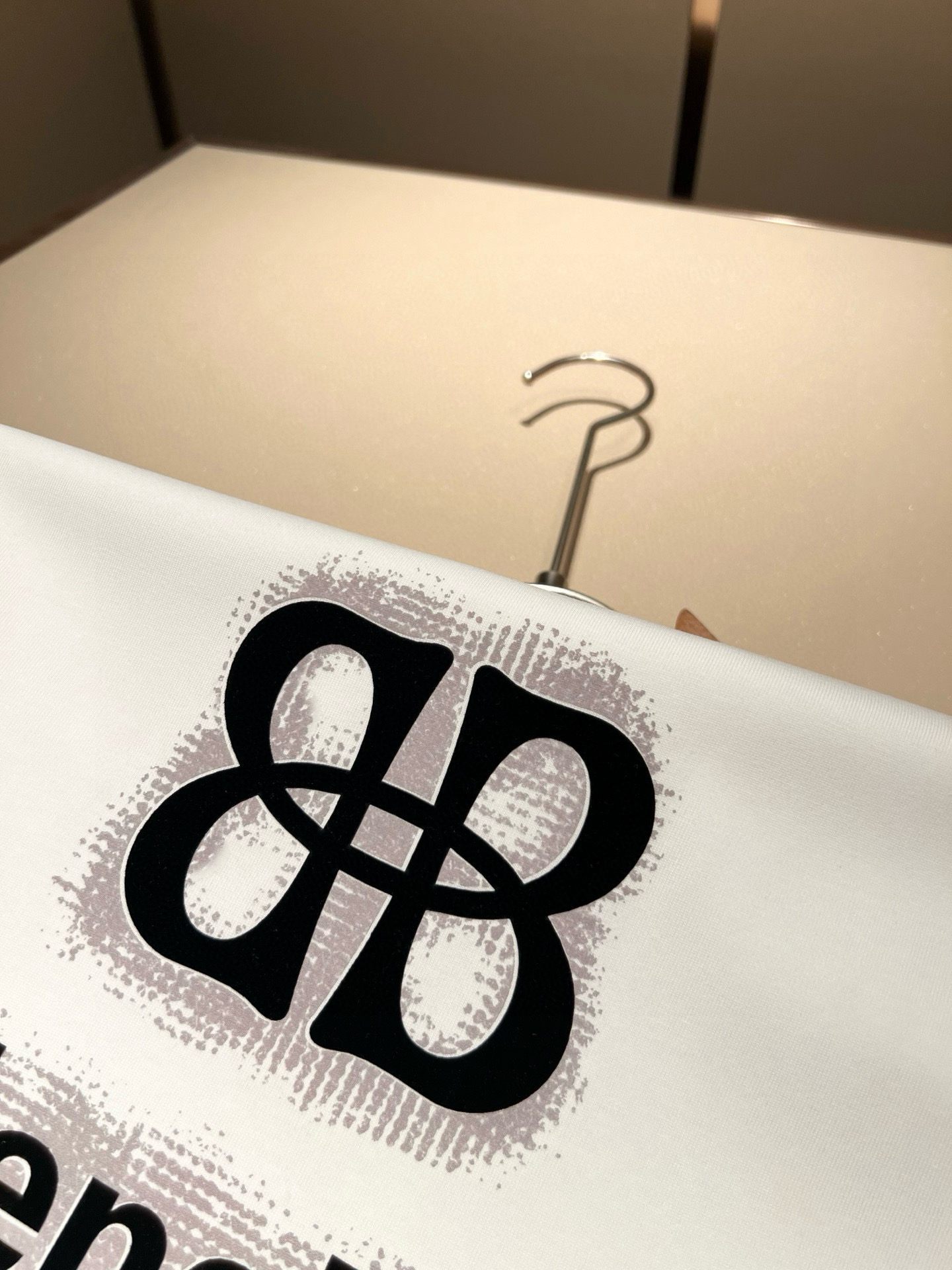 BALENCI*GA巴黎*家 2026春夏新款男女同款👫短袖T恤！走秀图案印花时尚休闲短袖T恤衫！设计l