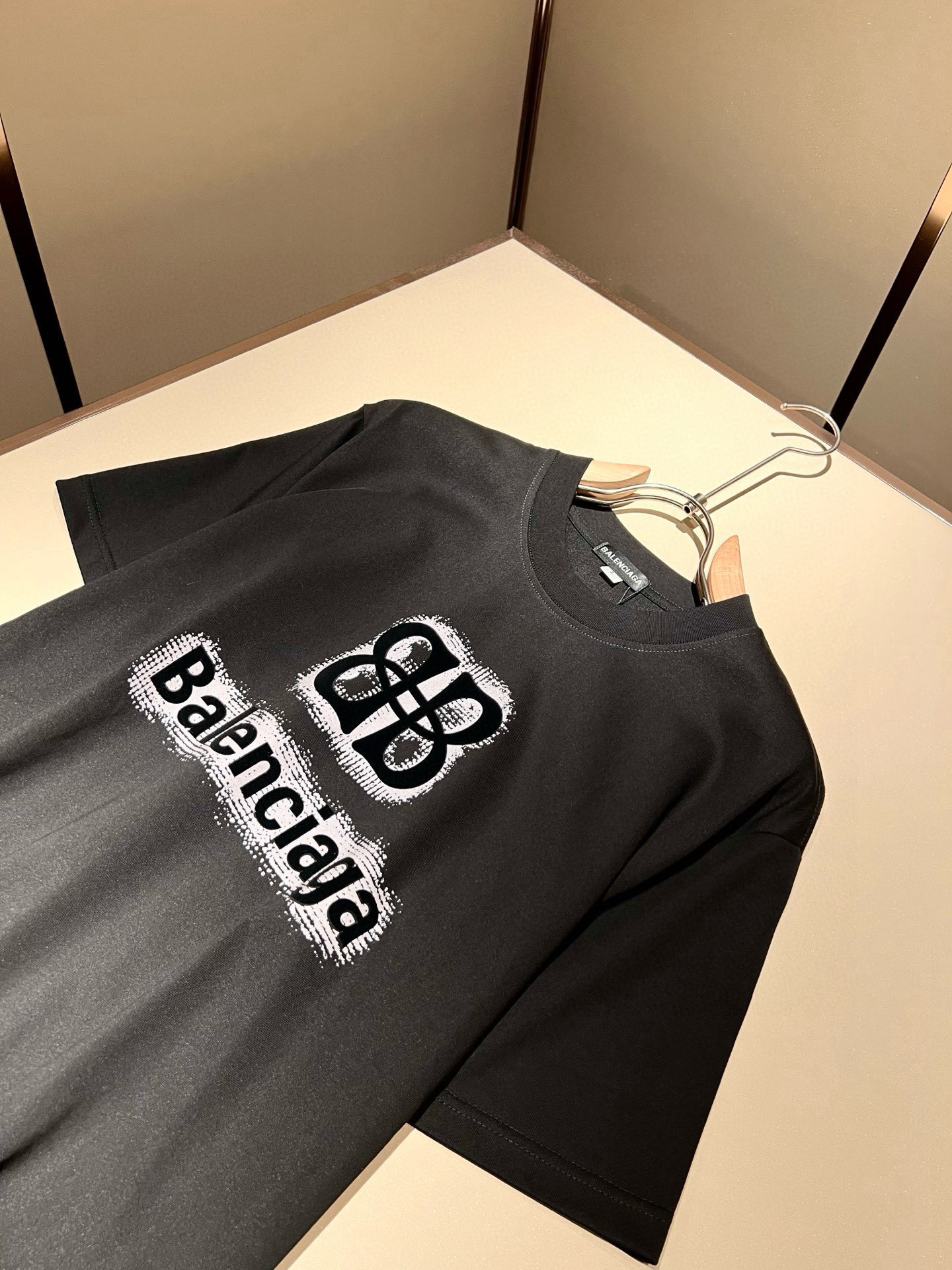 BALENCI*GA巴黎*家 2026春夏新款男女同款👫短袖T恤！走秀图案印花时尚休闲短袖T恤衫！设计l