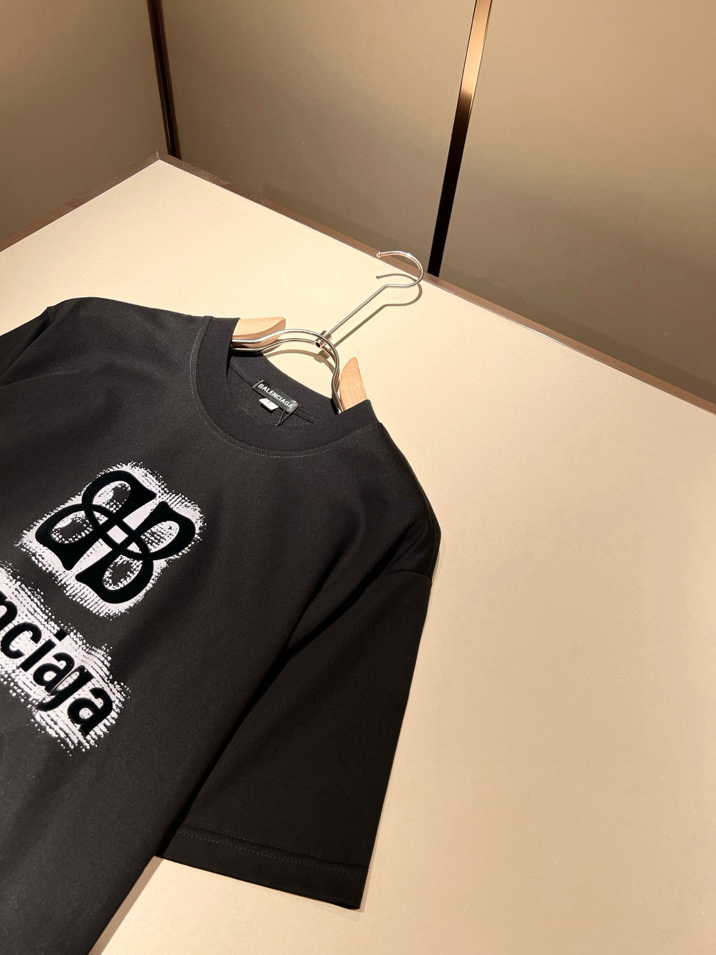 BALENCI*GA巴黎*家 2026春夏新款男女同款👫短袖T恤！走秀图案印花时尚休闲短袖T恤衫！设计l