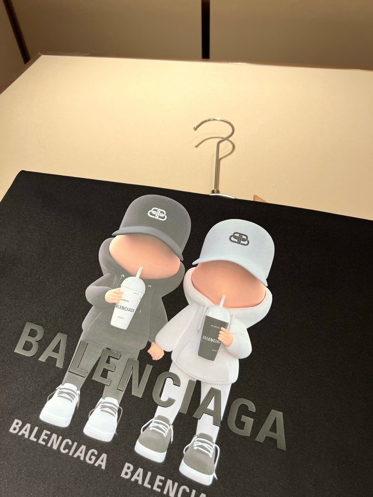BALENCI*GA巴黎*家 2026春夏新款男女同款👫短袖T恤！走秀图案印花时尚休闲短袖T恤衫！设计l