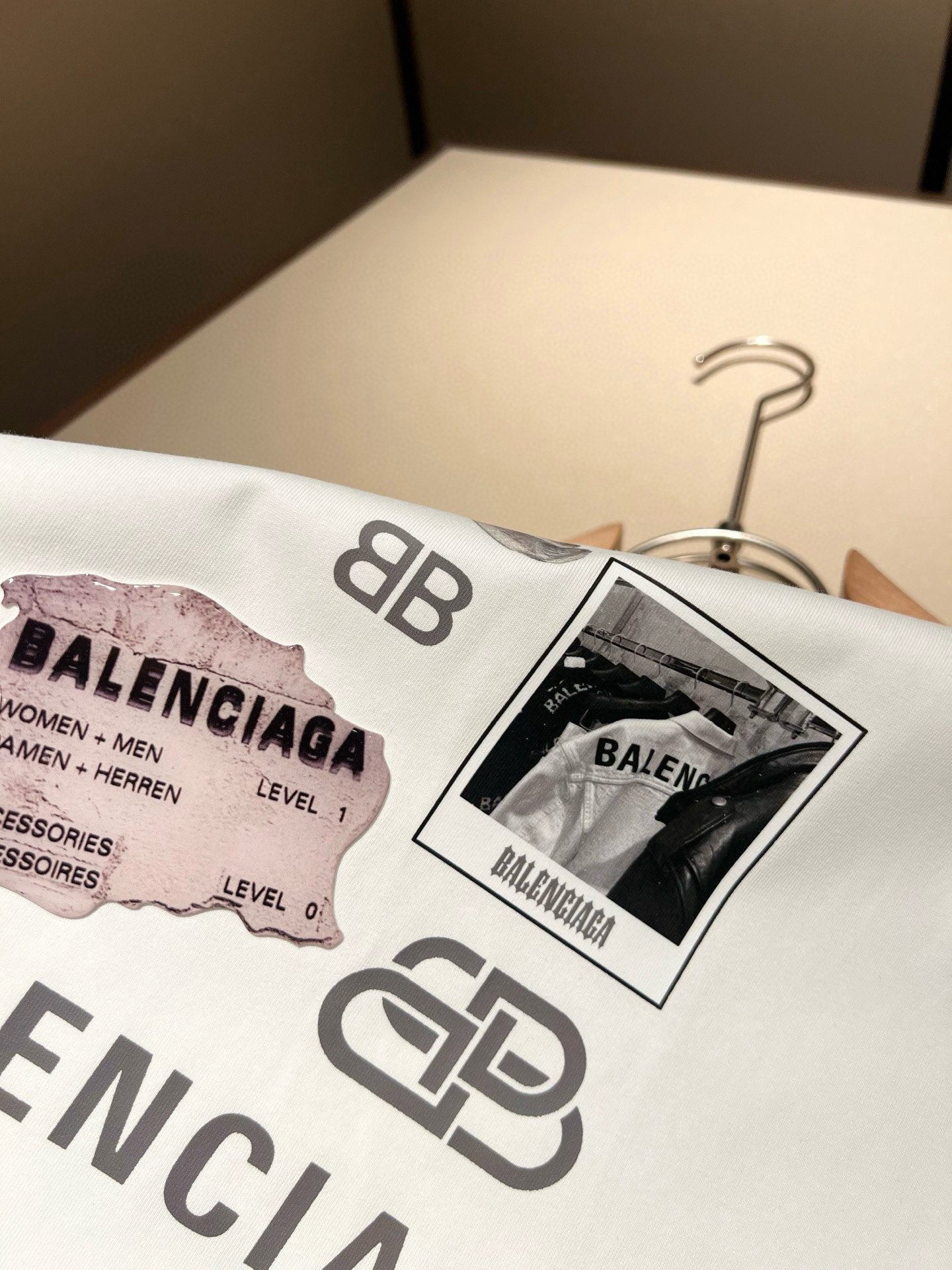 BALENCI*GA巴黎*家 2026春夏新款男女同款👫短袖T恤！走秀图案印花时尚休闲短袖T恤衫！设计l