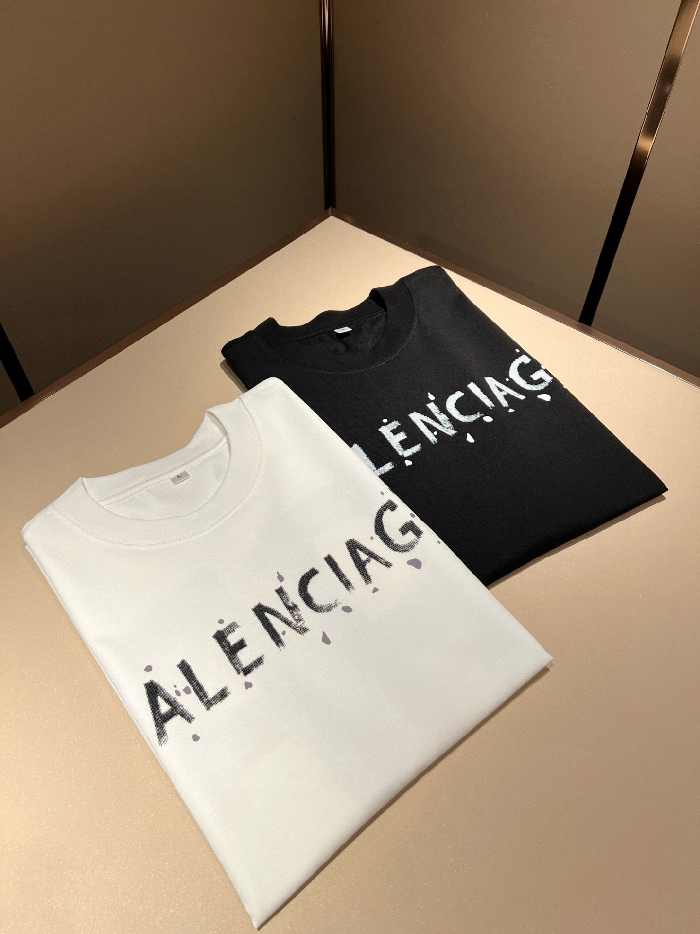 BALENCI*GA巴黎*家 2026春夏新款男女同款👫短袖T恤！走秀图案印花时尚休闲短袖T恤衫！设计l