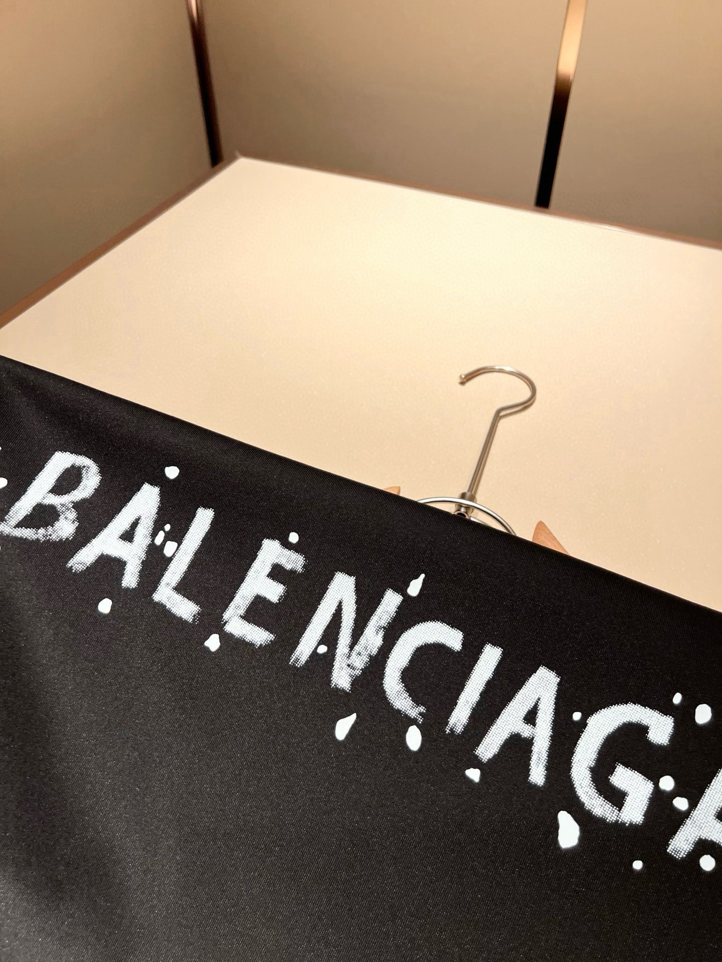 BALENCI*GA巴黎*家 2026春夏新款男女同款👫短袖T恤！走秀图案印花时尚休闲短袖T恤衫！设计l