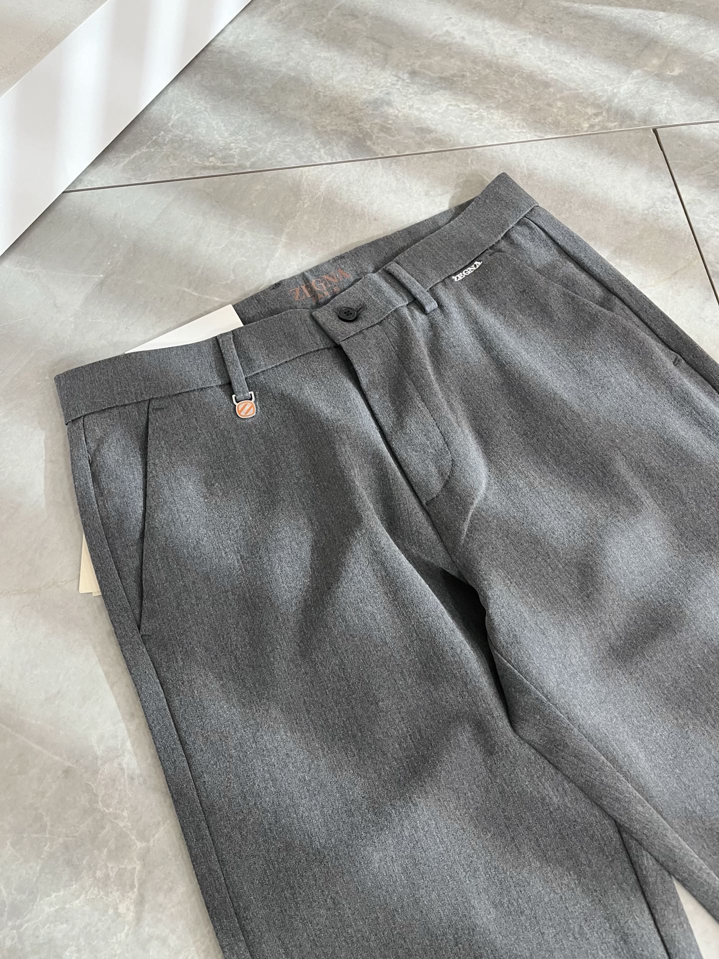 Ermenegildo Zeg*a杰*亚 2026春夏新款男士休闲西裤，压轴的渠道货出现了！！柜台同步销