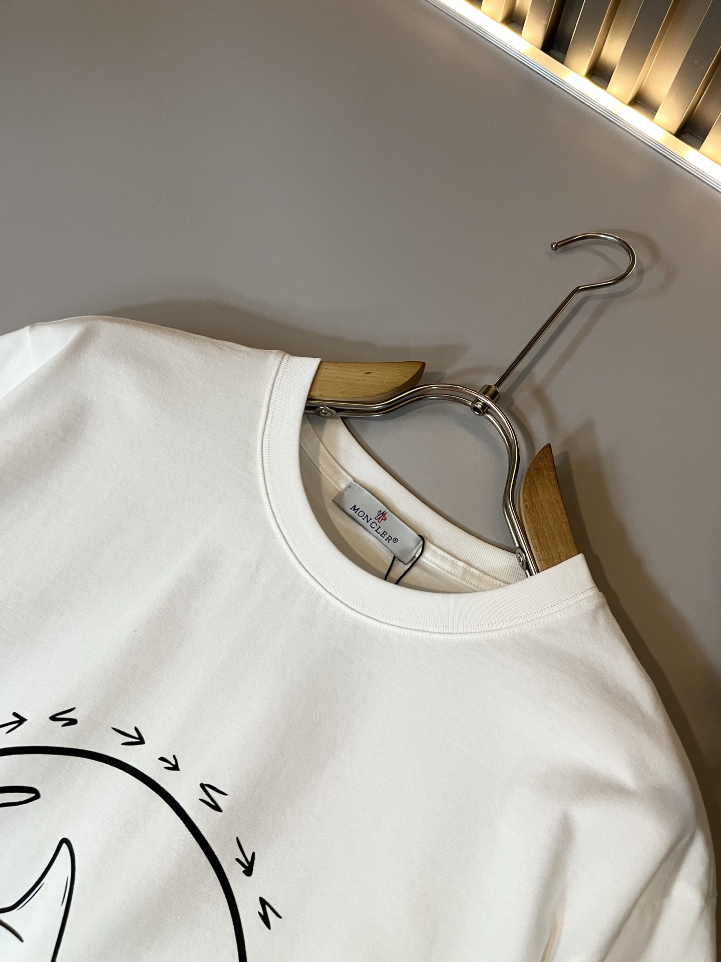 Moncler蒙家 2026春夏最新男女同款👫贸易订单短袖T恤，全品相！！网红款！采用logo图案印花设