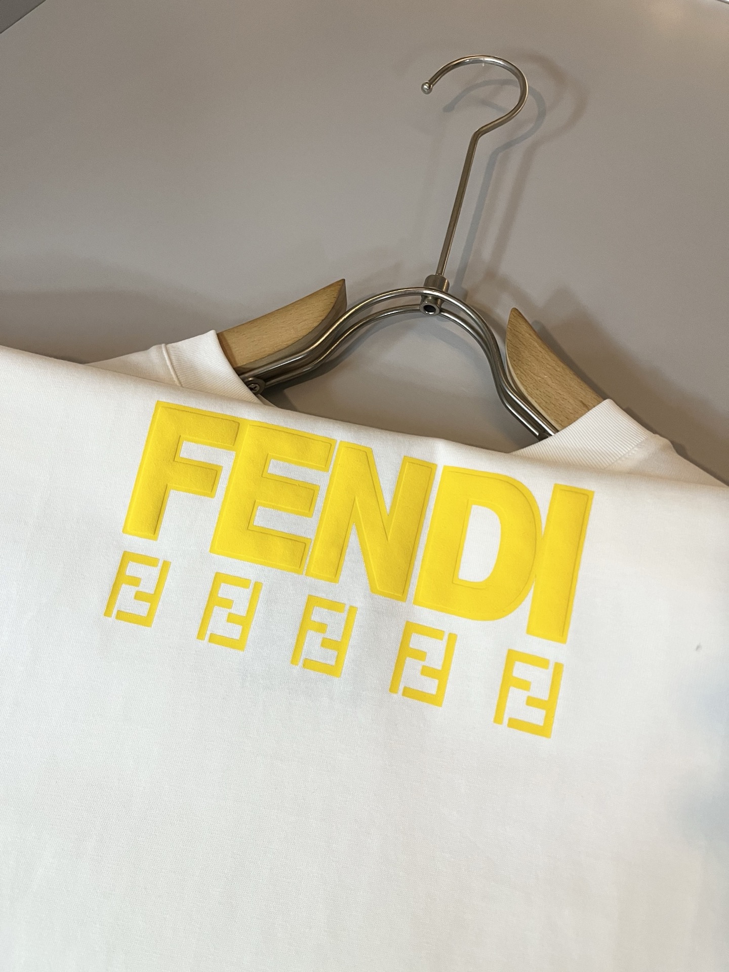 FEN*I 芬*迪2026春夏新款FD家族FF男女同款👫短袖T恤，男女同款👫百搭极简短袖。意大利原厂订单