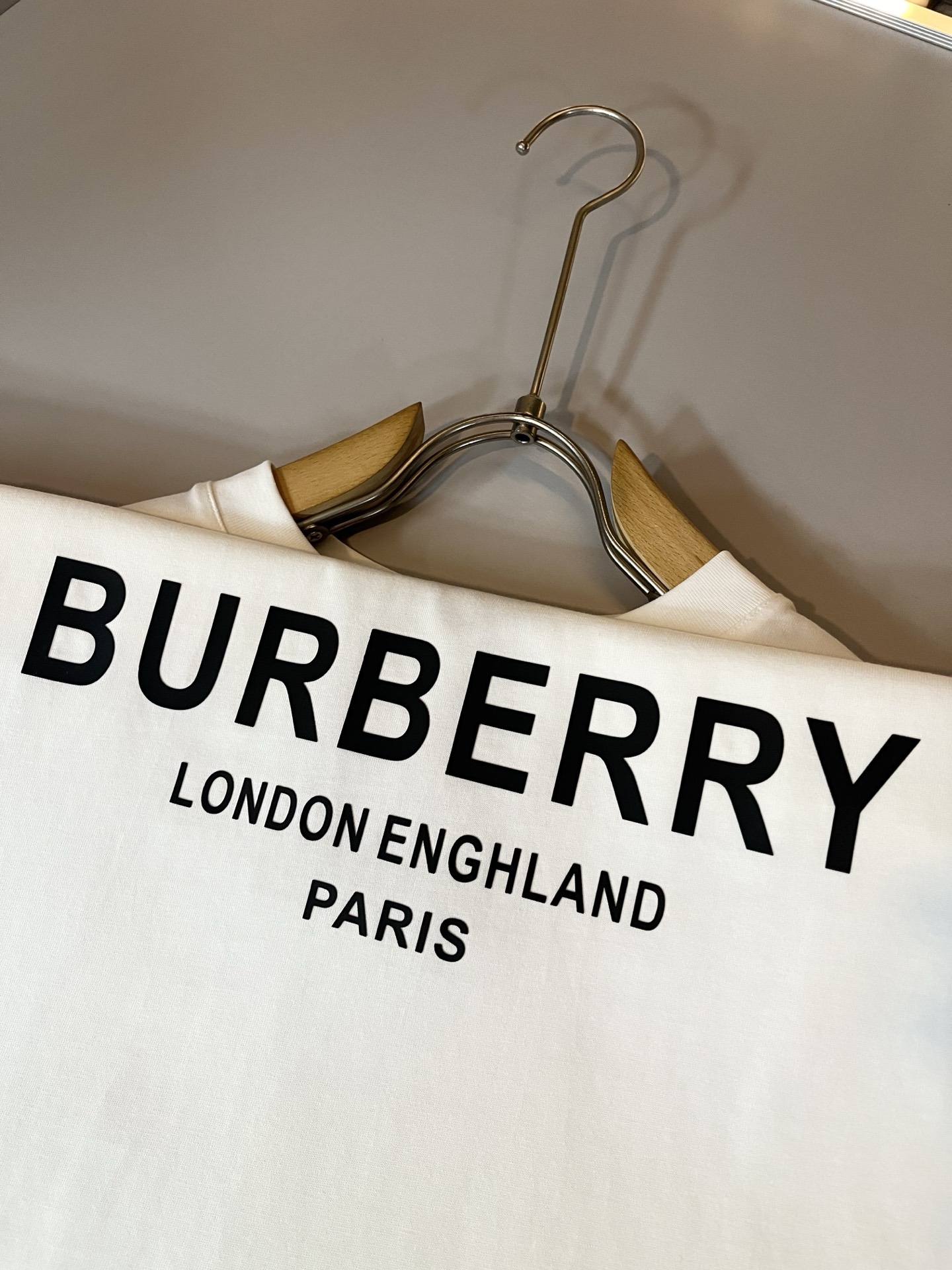 BURBER*Y巴*莉2026春夏新品短袖T恤，重磅来袭，最近比较火热的环保纯棉面料制作而成，高端户外运