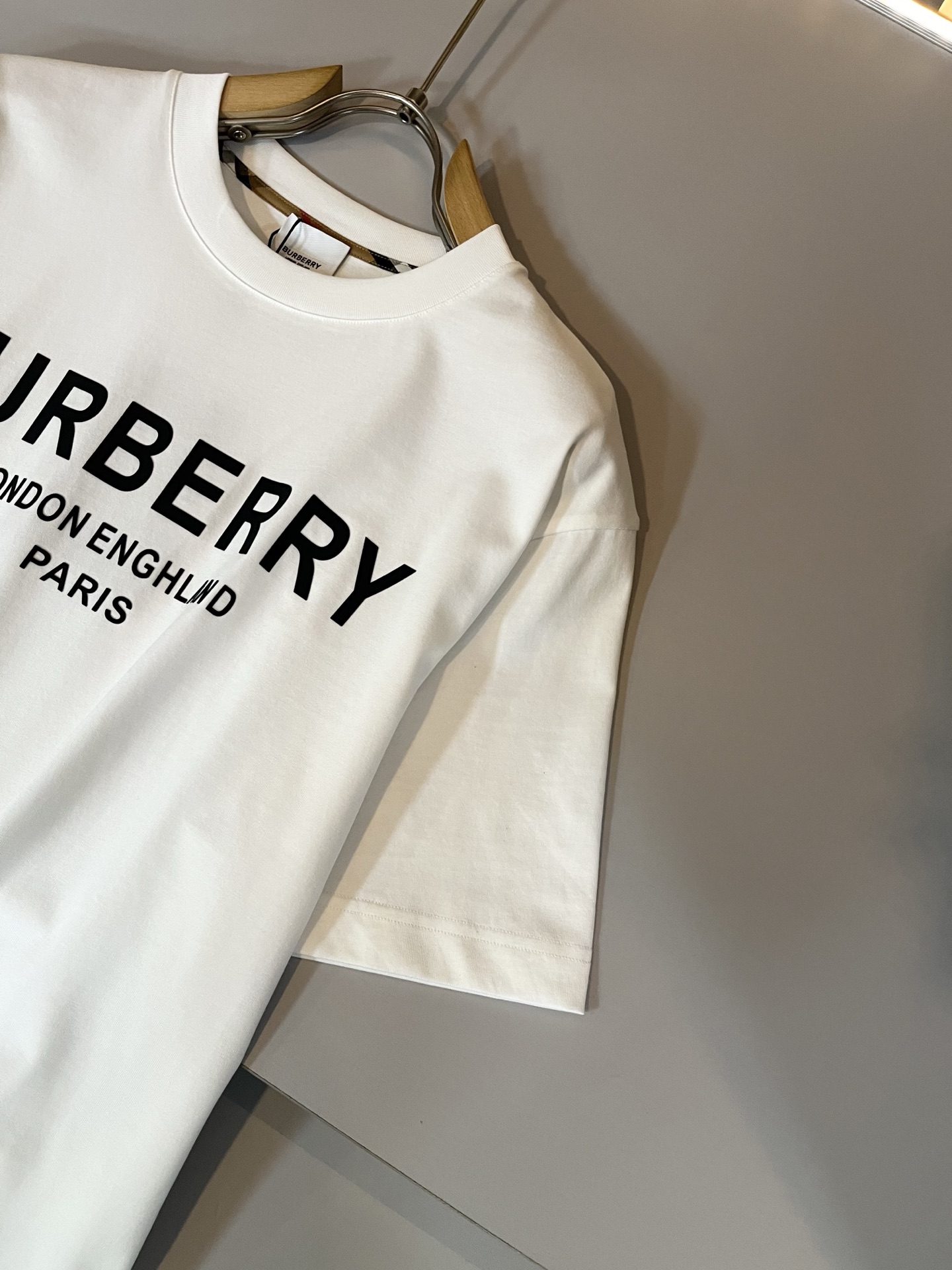 BURBER*Y巴*莉2026春夏新品短袖T恤，重磅来袭，最近比较火热的环保纯棉面料制作而成，高端户外运