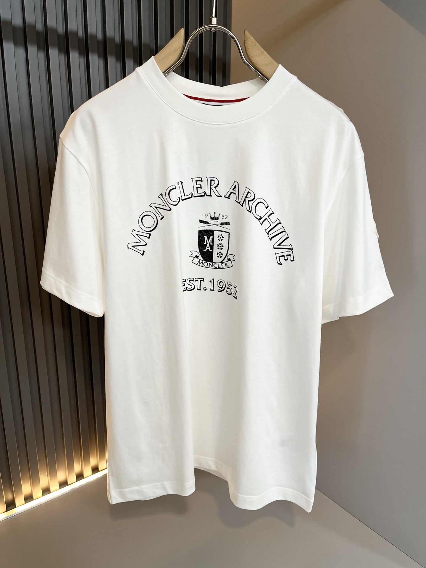 Moncler蒙家 2026春夏最新男女同款👫贸易订单短袖T恤，全品相！！网红款！采用logo图案印花设