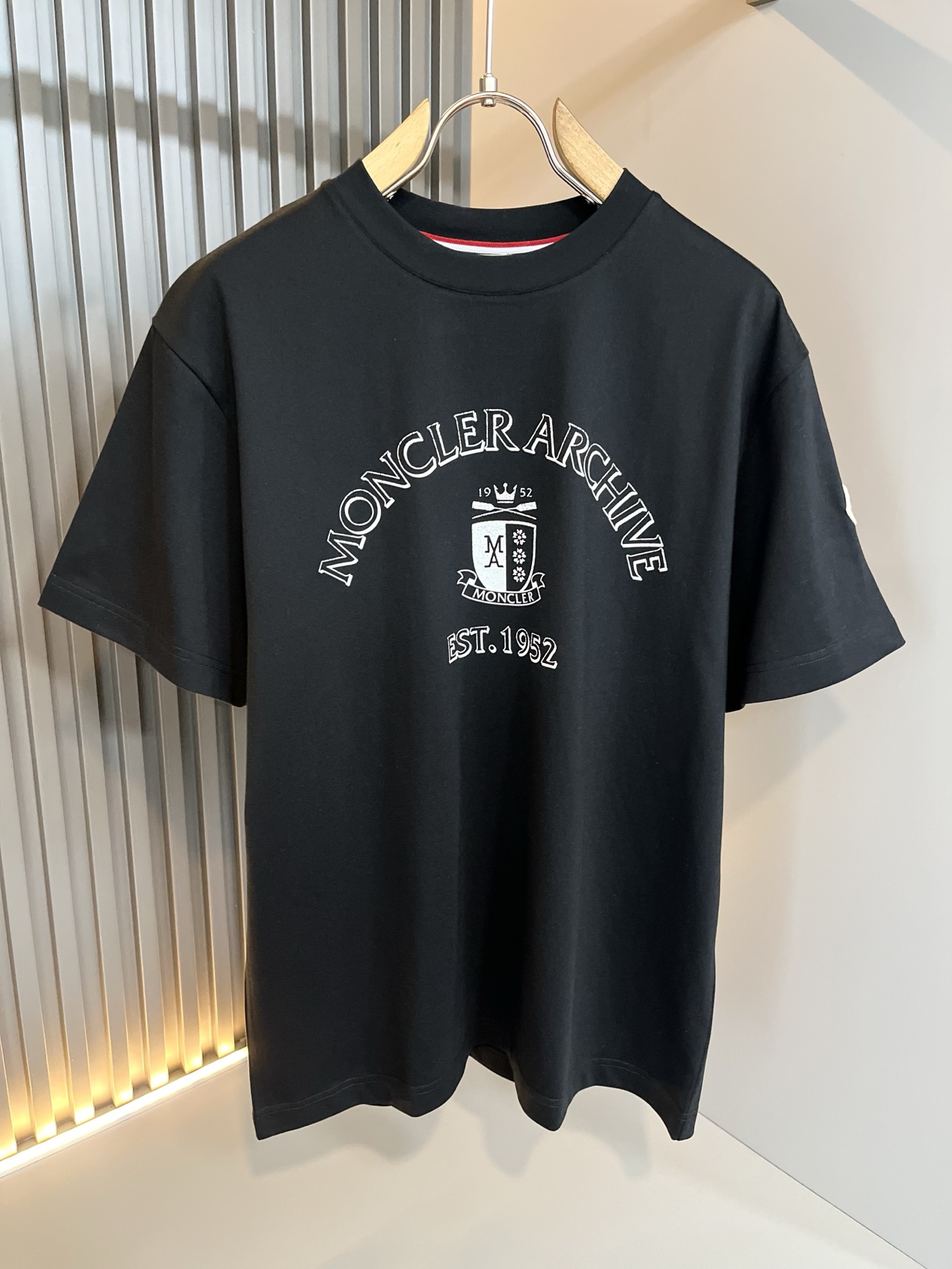 Moncler蒙家 2026春夏最新男女同款👫贸易订单短袖T恤，全品相！！网红款！采用logo图案印花设