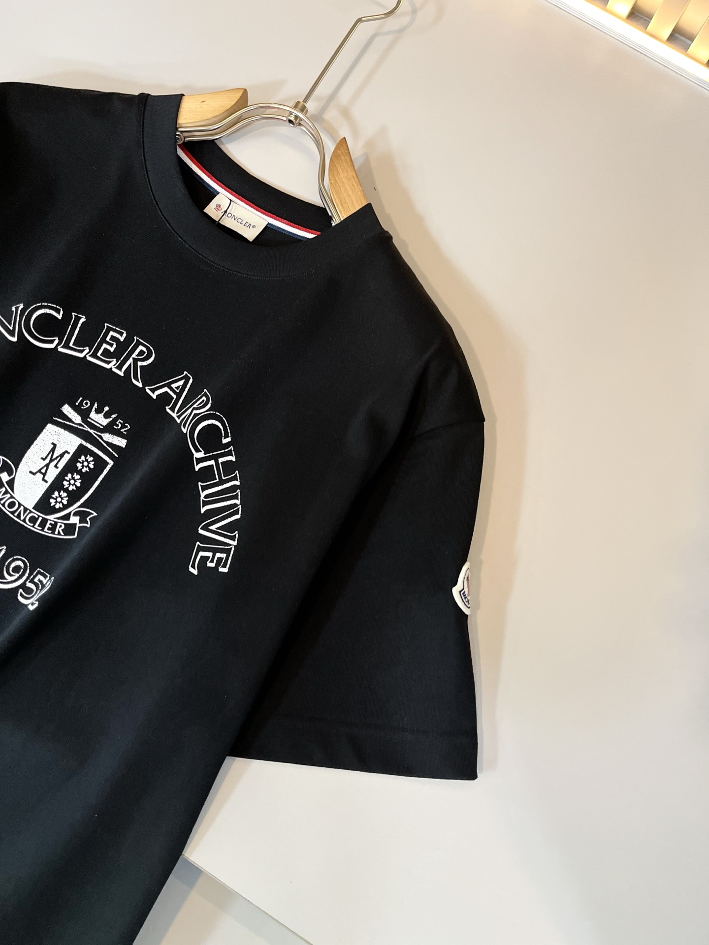 Moncler蒙家 2026春夏最新男女同款👫贸易订单短袖T恤，全品相！！网红款！采用logo图案印花设