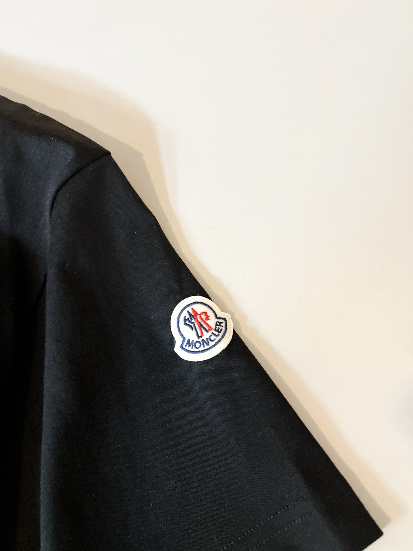 Moncler蒙家 2026春夏最新男女同款👫贸易订单短袖T恤，全品相！！网红款！采用logo图案印花设