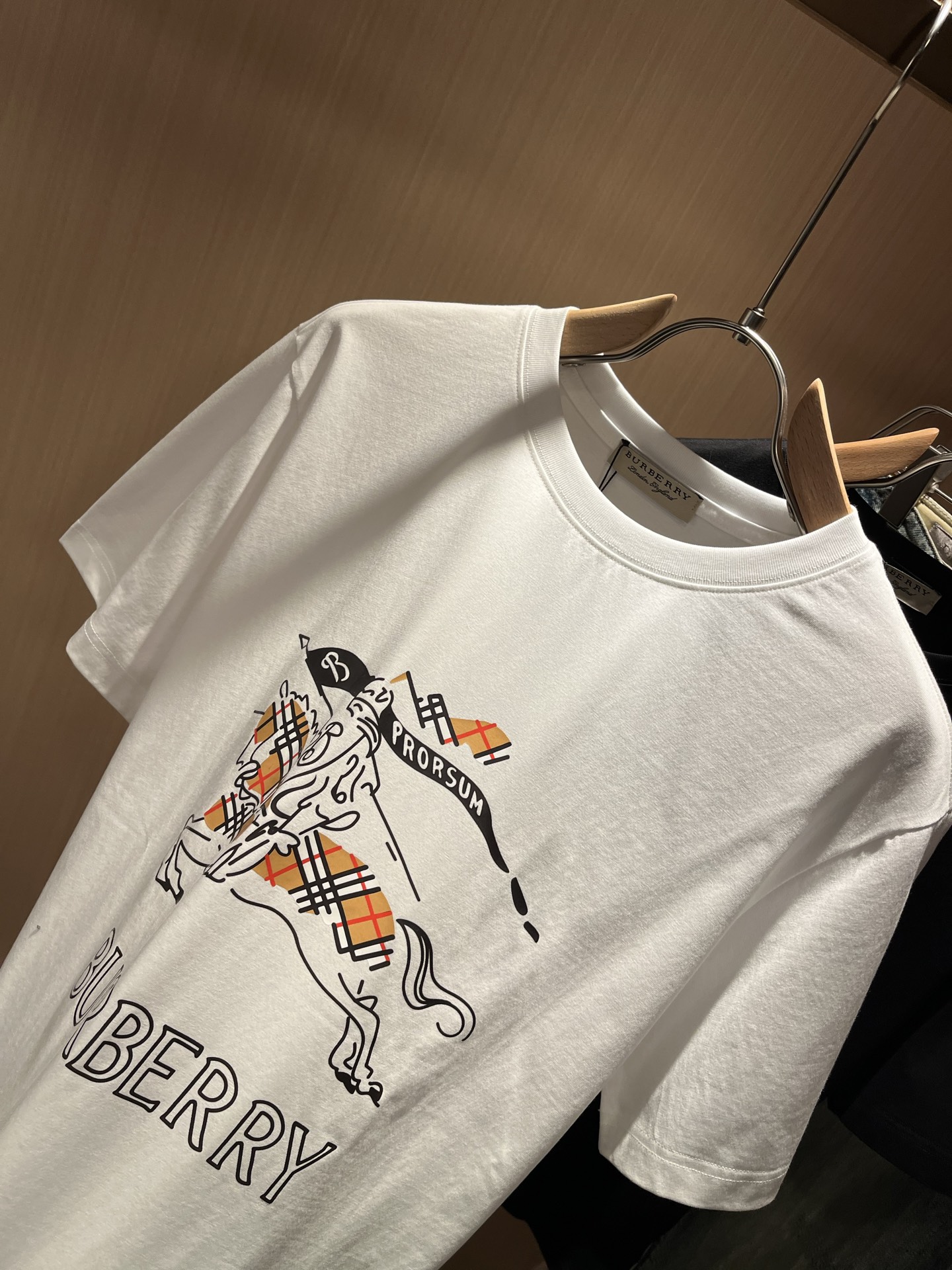 BURBER*Y巴*莉2026春夏新品短袖T恤，重磅来袭，最近比较火热的环保纯棉面料制作而成，高端户外运