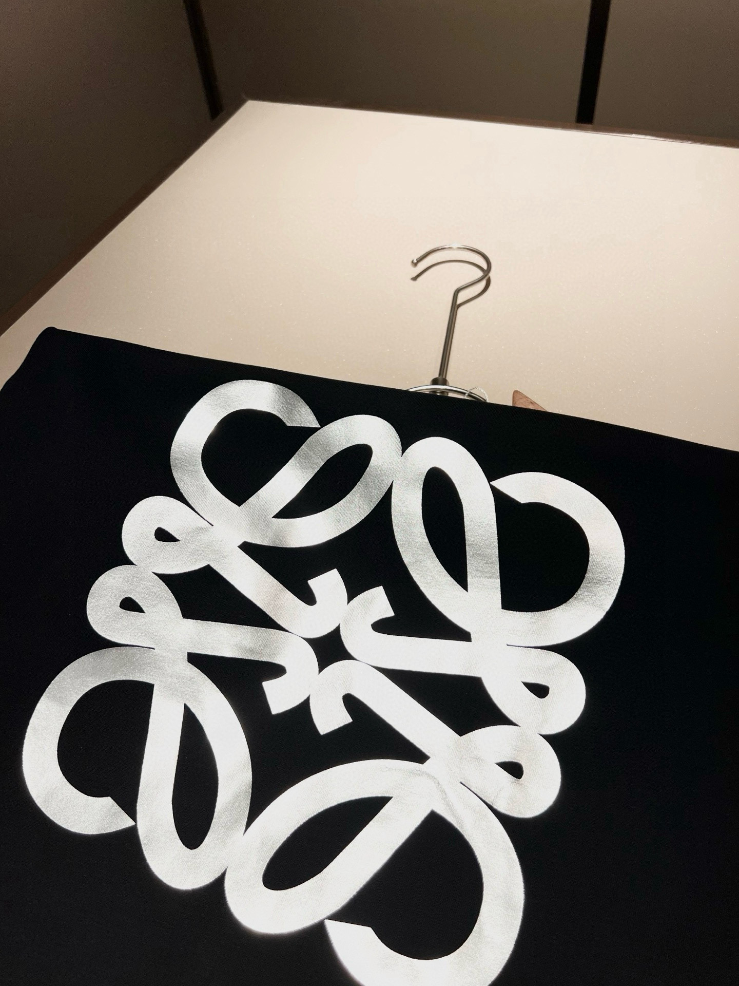 LOE*WE罗*威 2026春夏新款男女同款👫短袖T恤，意大利原厂订单渠道，极具个性高级风，标志logo