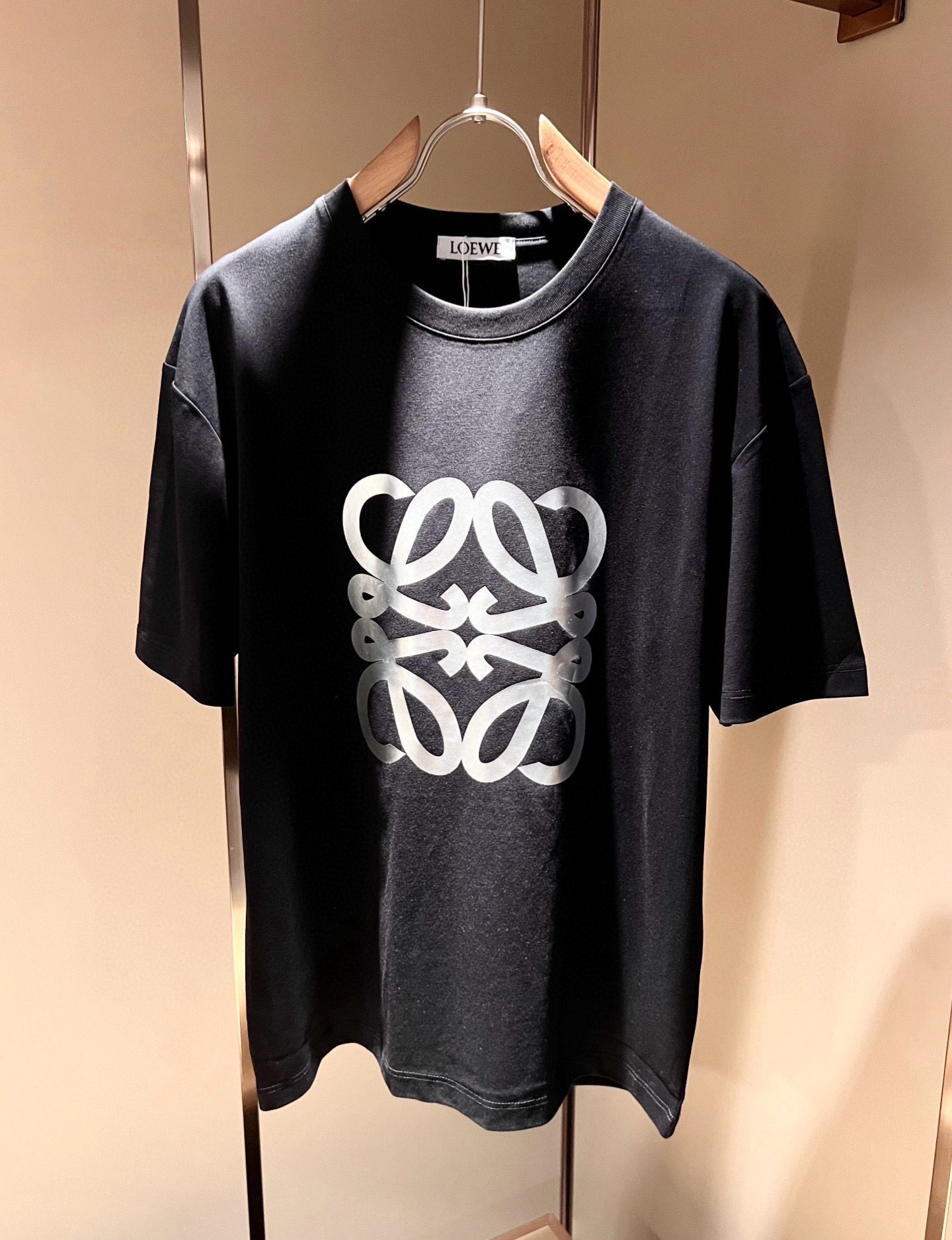 LOE*WE罗*威 2026春夏新款男女同款👫短袖T恤，意大利原厂订单渠道，极具个性高级风，标志logo
