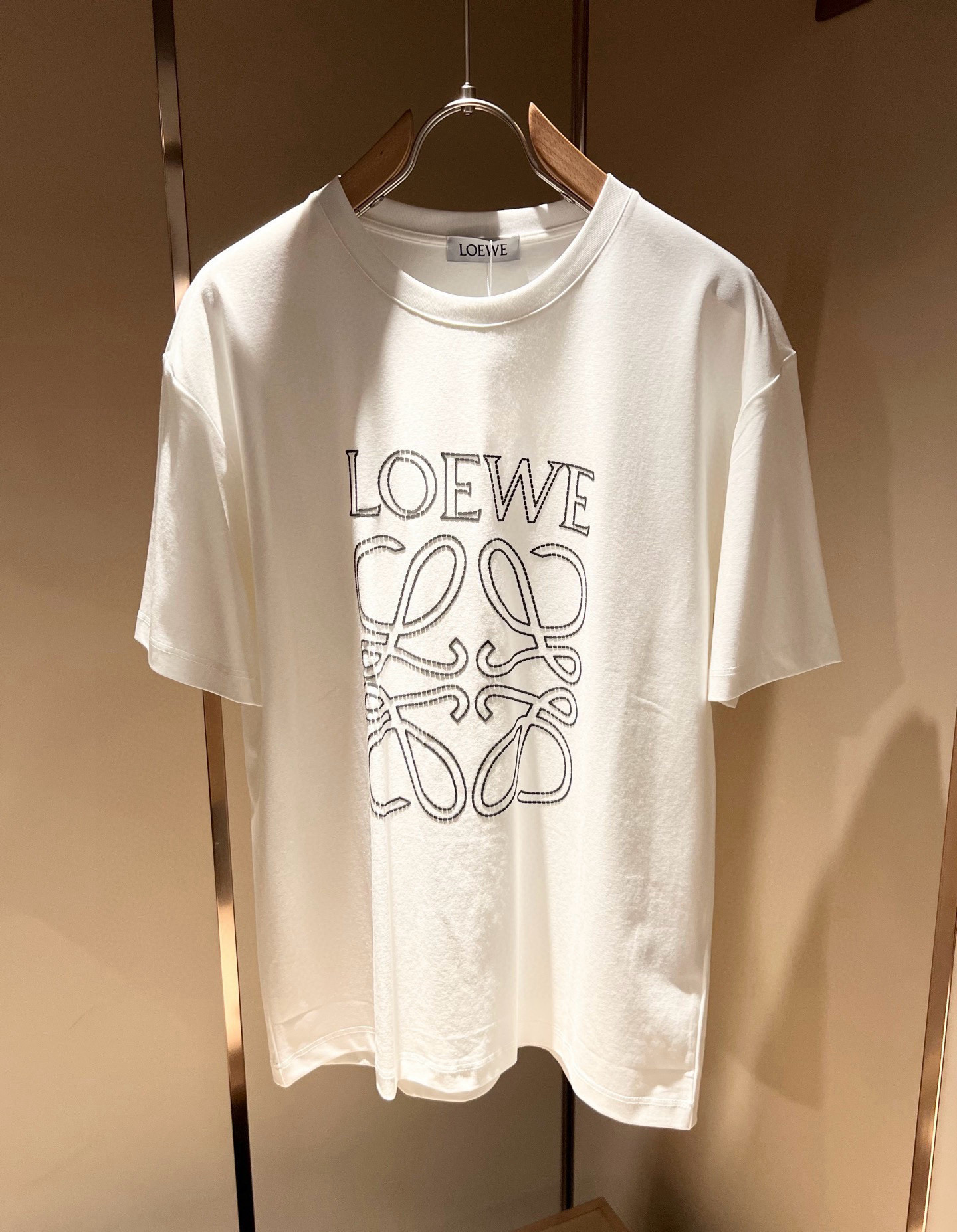 LOE*WE罗*威 2026春夏新款男女同款👫短袖T恤，意大利原厂订单渠道，极具个性高级风，标志logo