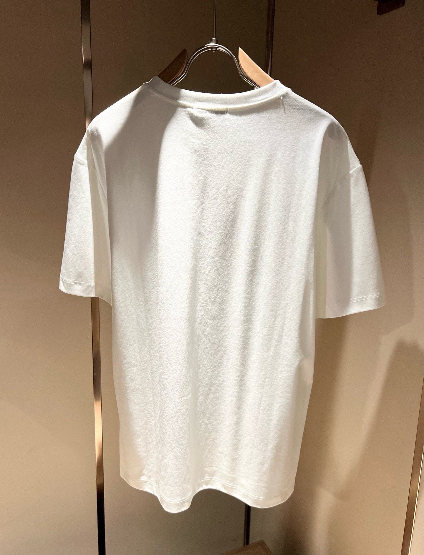 LOE*WE罗*威 2026春夏新款男女同款👫短袖T恤，意大利原厂订单渠道，极具个性高级风，标志logo