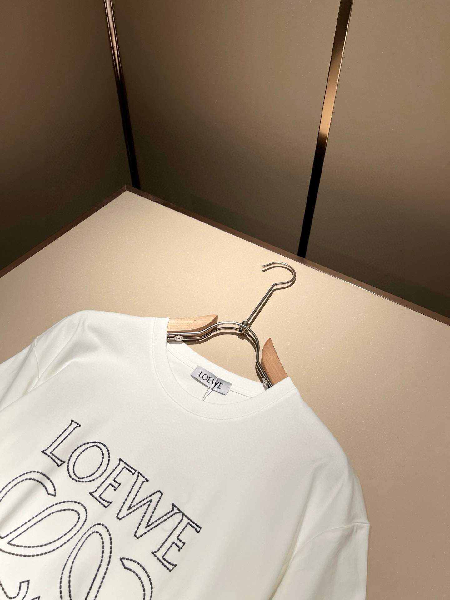 LOE*WE罗*威 2026春夏新款男女同款👫短袖T恤，意大利原厂订单渠道，极具个性高级风，标志logo