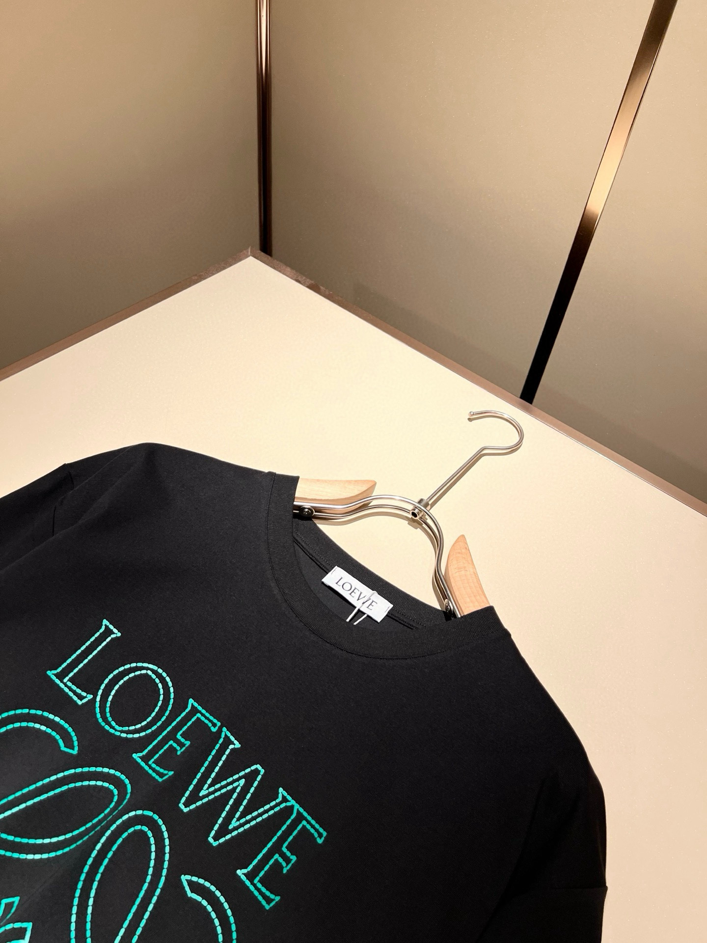 LOE*WE罗*威 2026春夏新款男女同款👫短袖T恤，意大利原厂订单渠道，极具个性高级风，标志logo