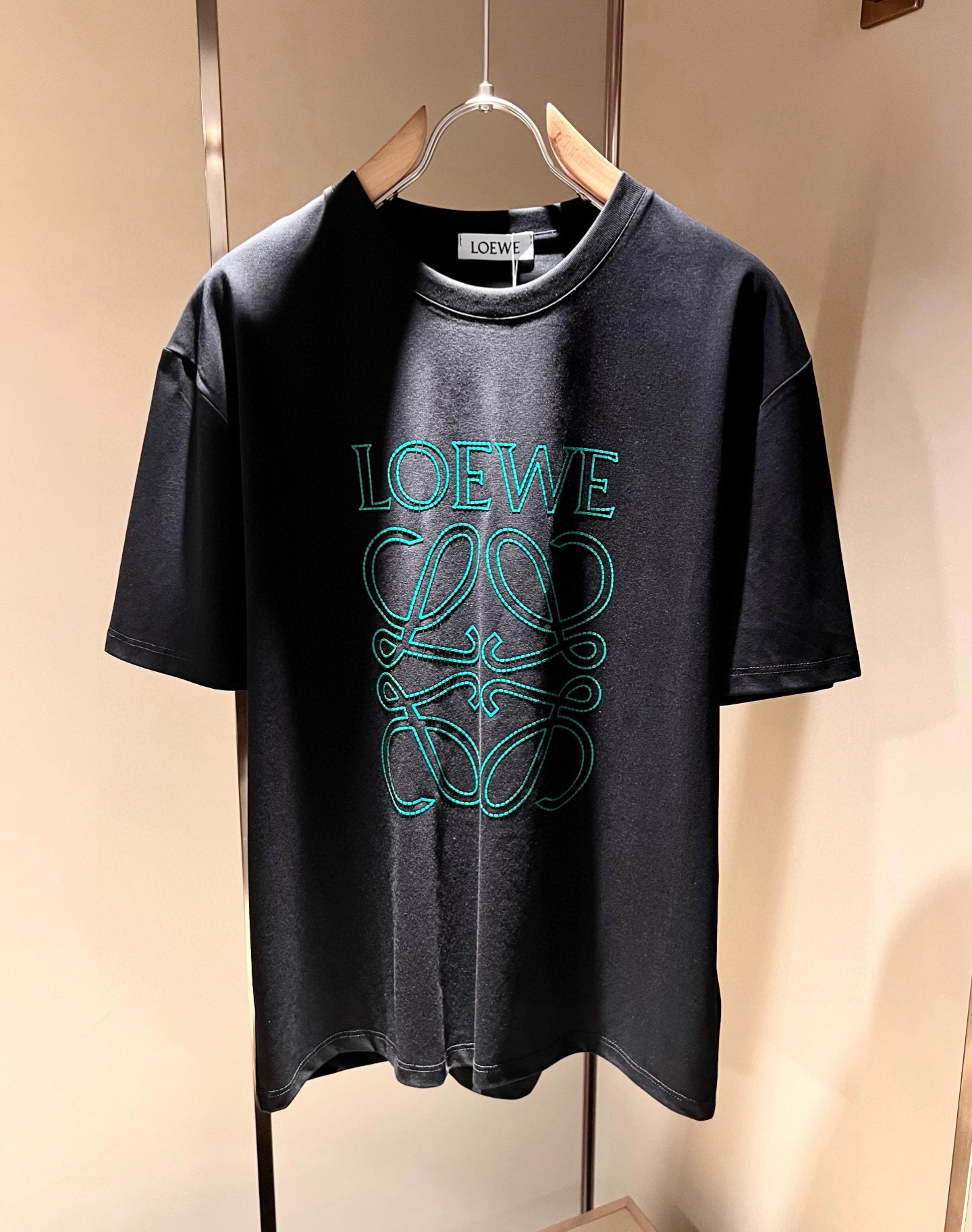 LOE*WE罗*威 2026春夏新款男女同款👫短袖T恤，意大利原厂订单渠道，极具个性高级风，标志logo