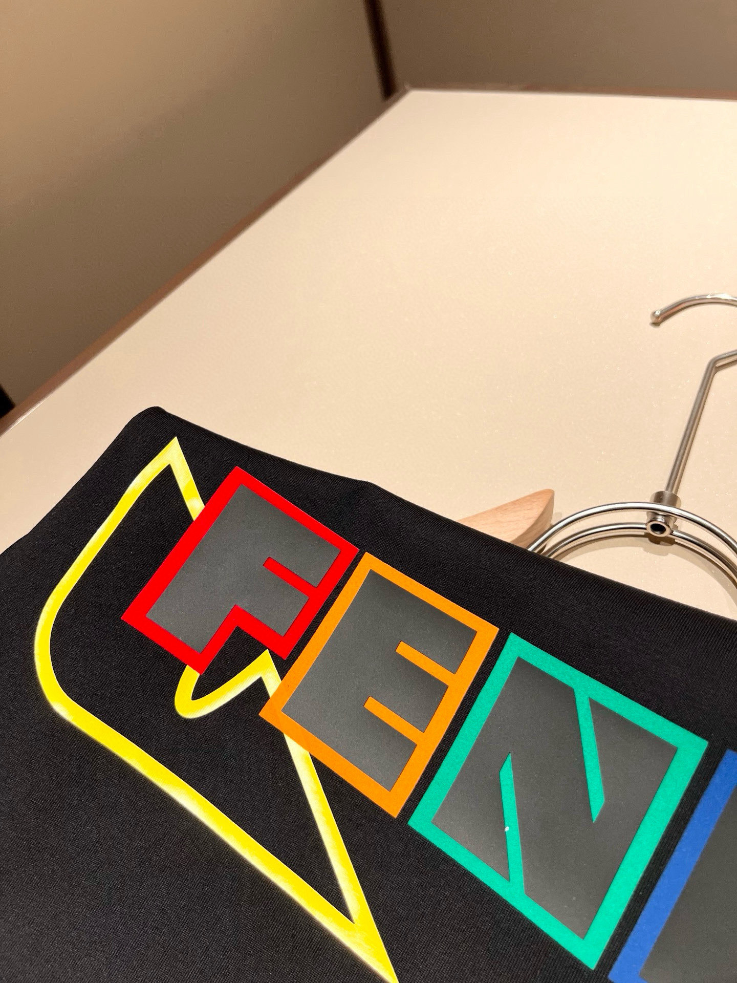 FEN*I 芬*迪2026春夏新款FD家族FF男女同款👫短袖T恤，男女同款👫百搭极简短袖。意大利原厂订单