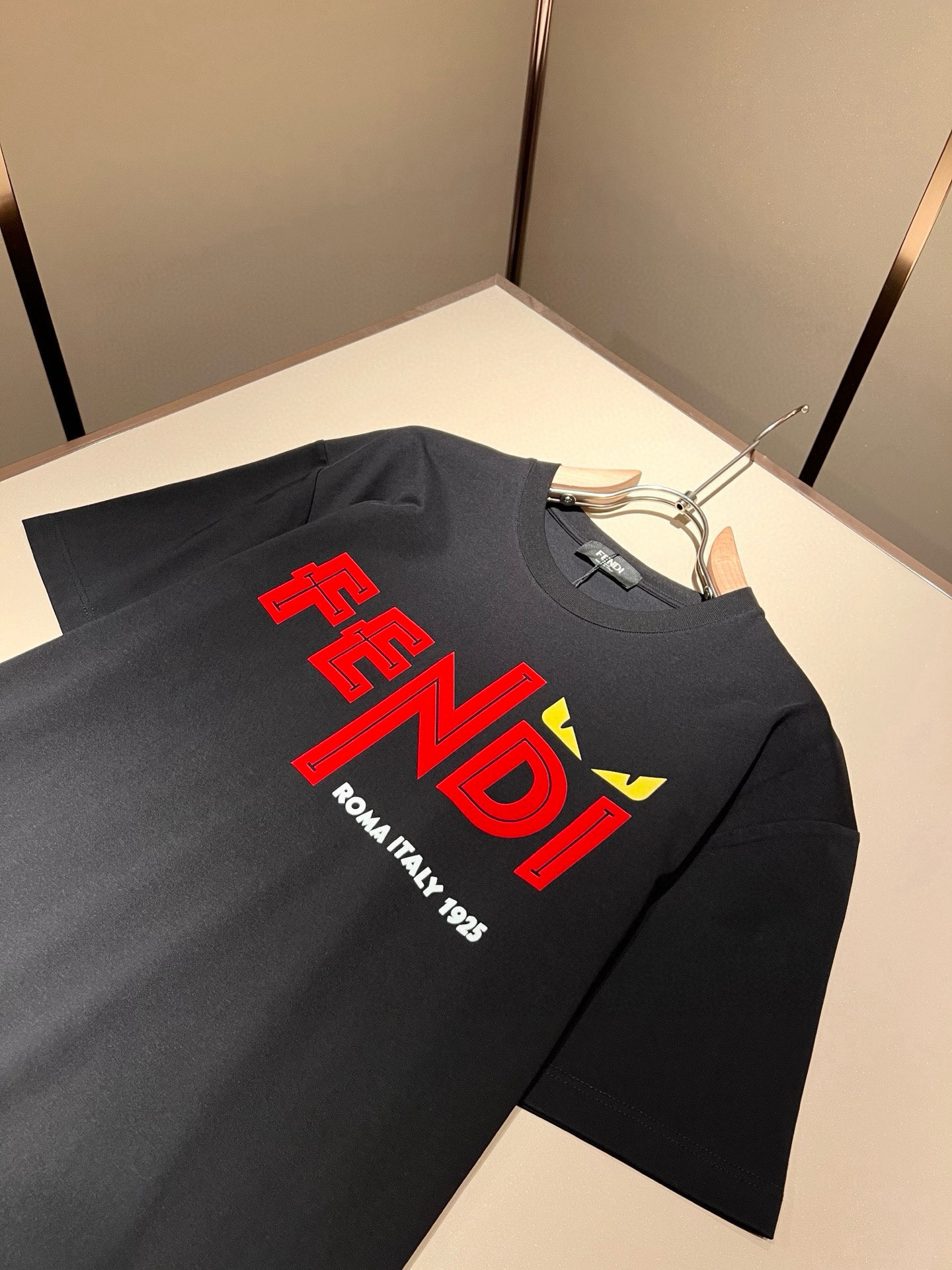 FEN*I 芬*迪2026春夏新款FD家族FF男女同款👫短袖T恤，男女同款👫百搭极简短袖。意大利原厂订单