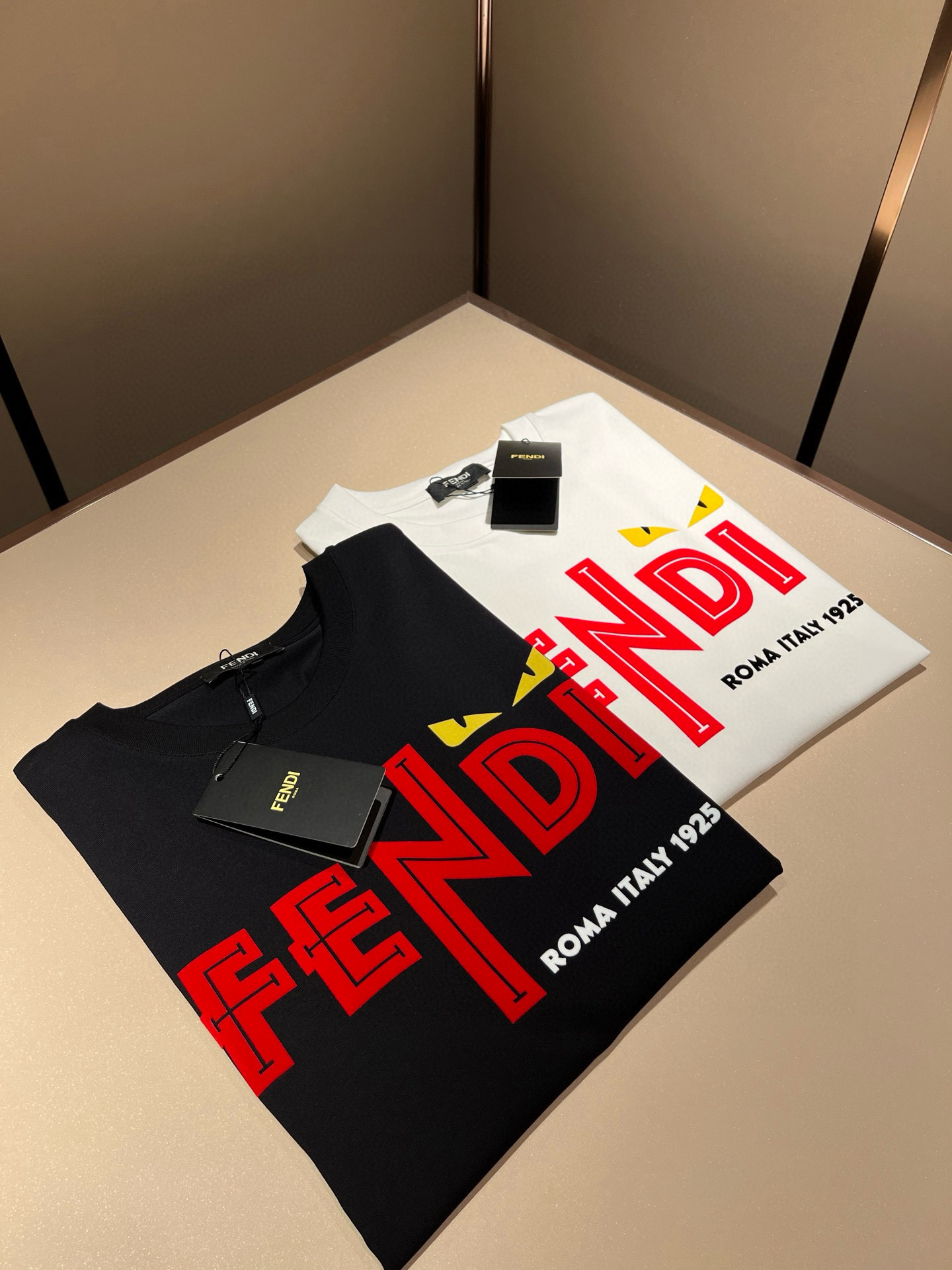 FEN*I 芬*迪2026春夏新款FD家族FF男女同款👫短袖T恤，男女同款👫百搭极简短袖。意大利原厂订单