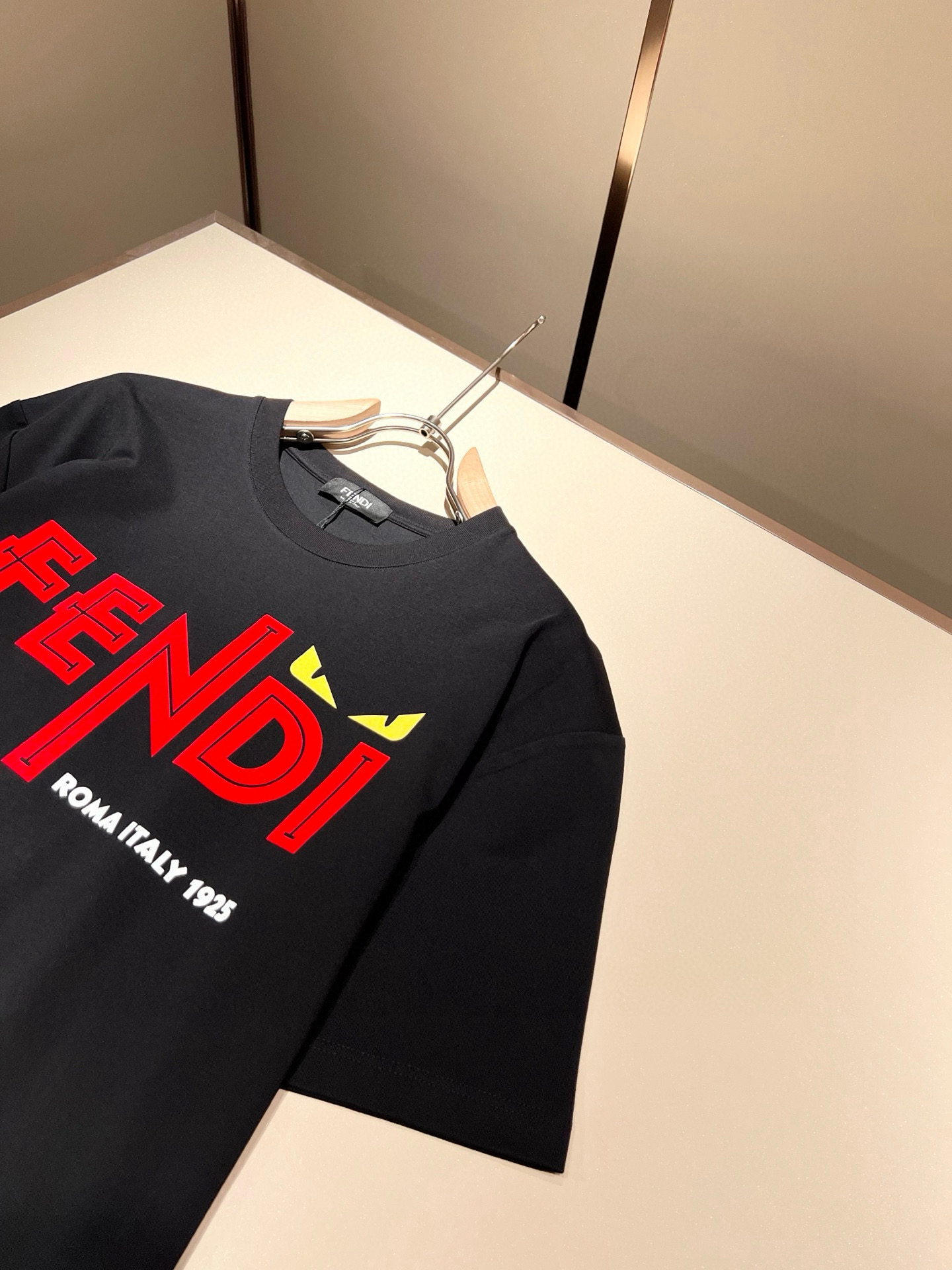 FEN*I 芬*迪2026春夏新款FD家族FF男女同款👫短袖T恤，男女同款👫百搭极简短袖。意大利原厂订单