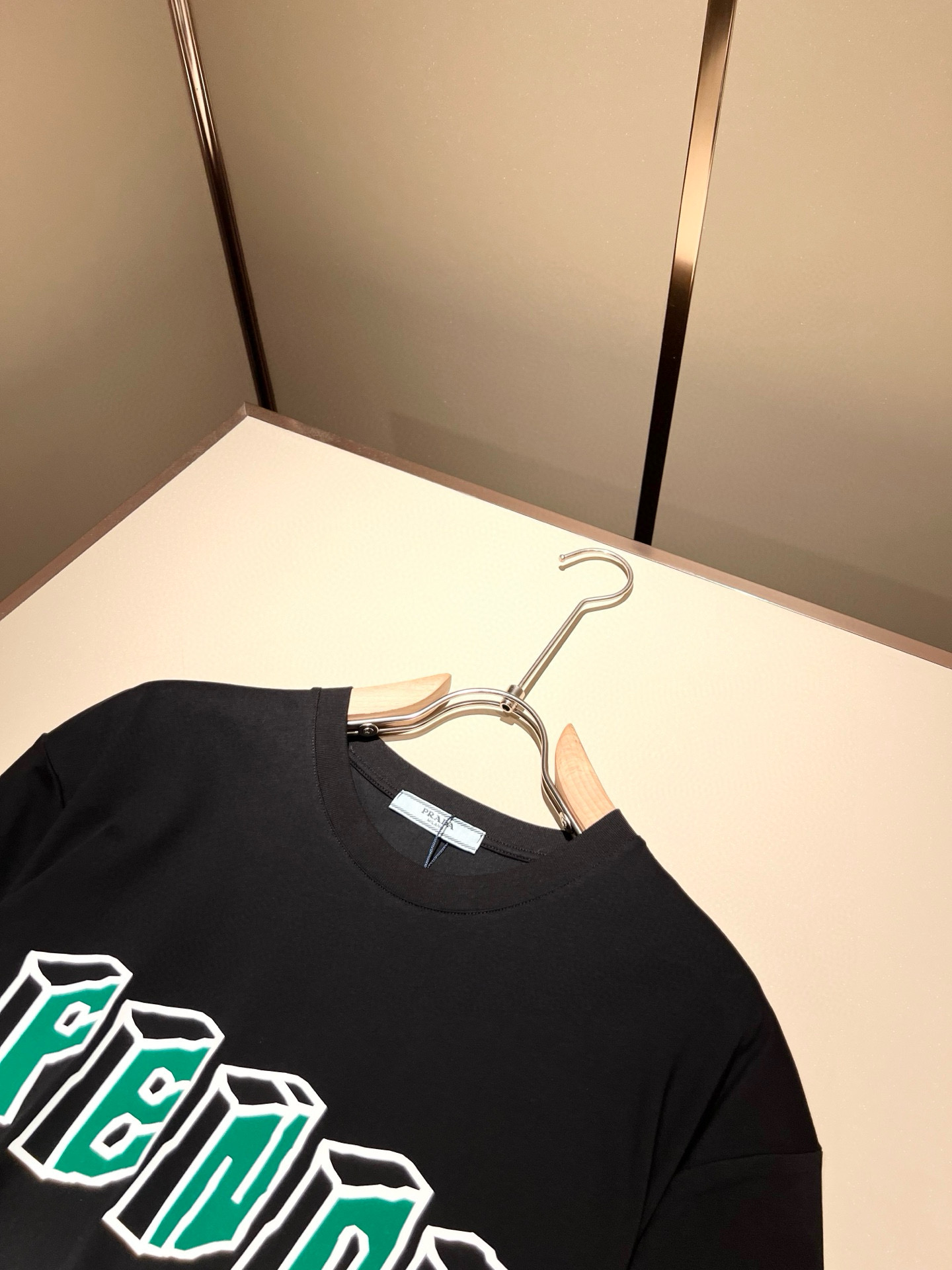 FEN*I 芬*迪2026春夏新款FD家族FF男女同款👫短袖T恤，男女同款👫百搭极简短袖。意大利原厂订单