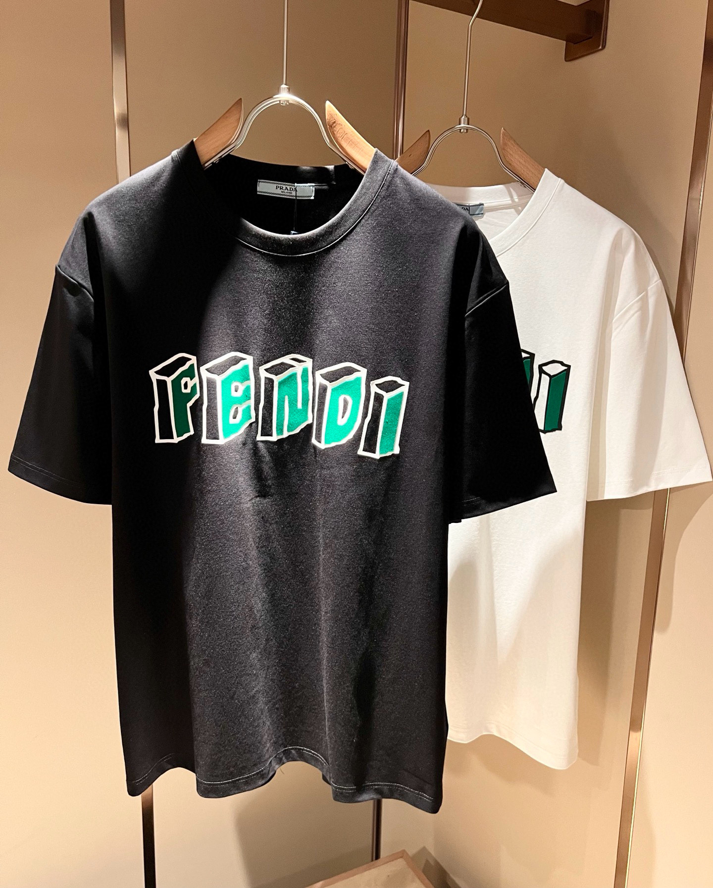 FEN*I 芬*迪2026春夏新款FD家族FF男女同款👫短袖T恤，男女同款👫百搭极简短袖。意大利原厂订单