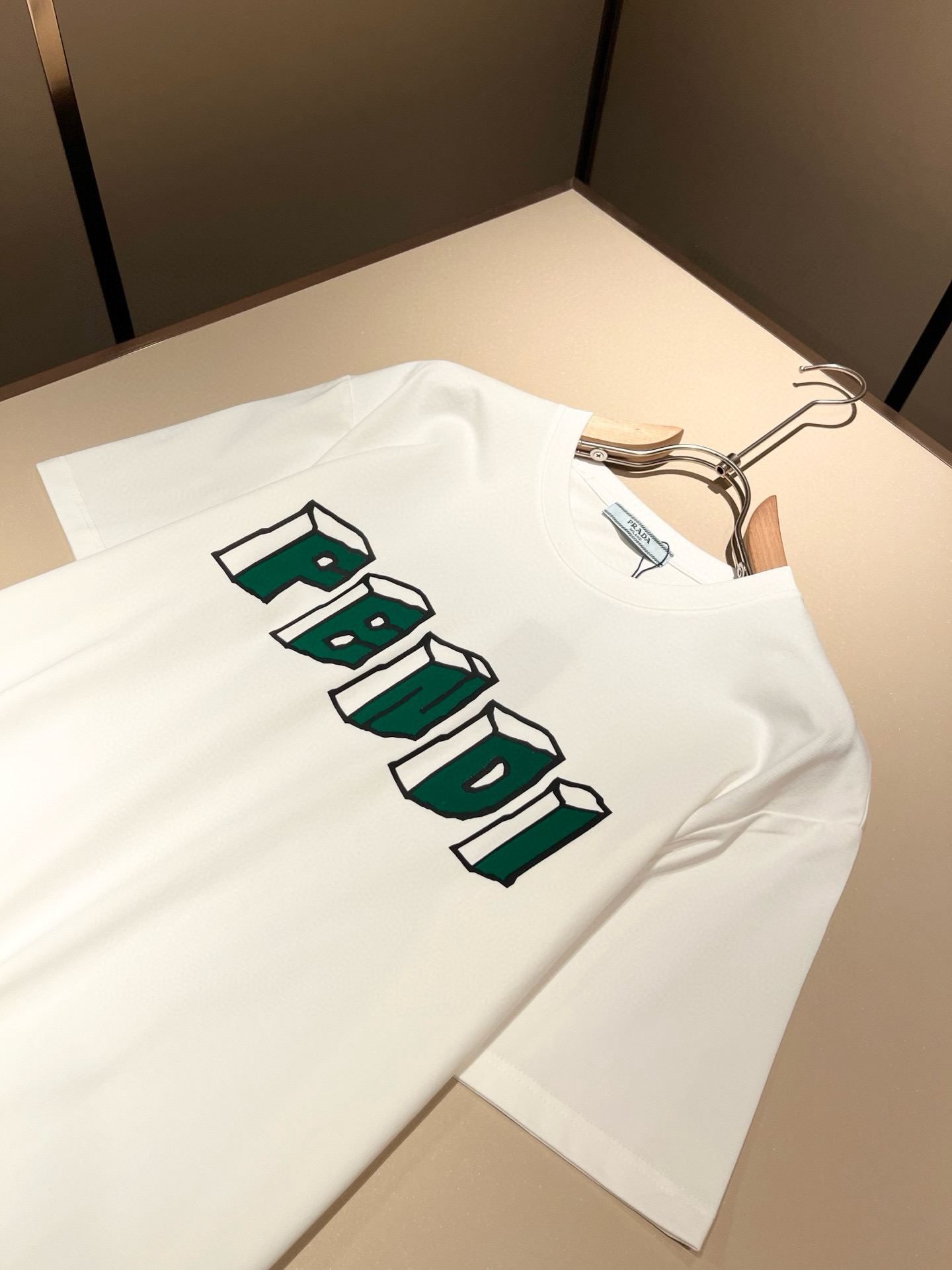 FEN*I 芬*迪2026春夏新款FD家族FF男女同款👫短袖T恤，男女同款👫百搭极简短袖。意大利原厂订单