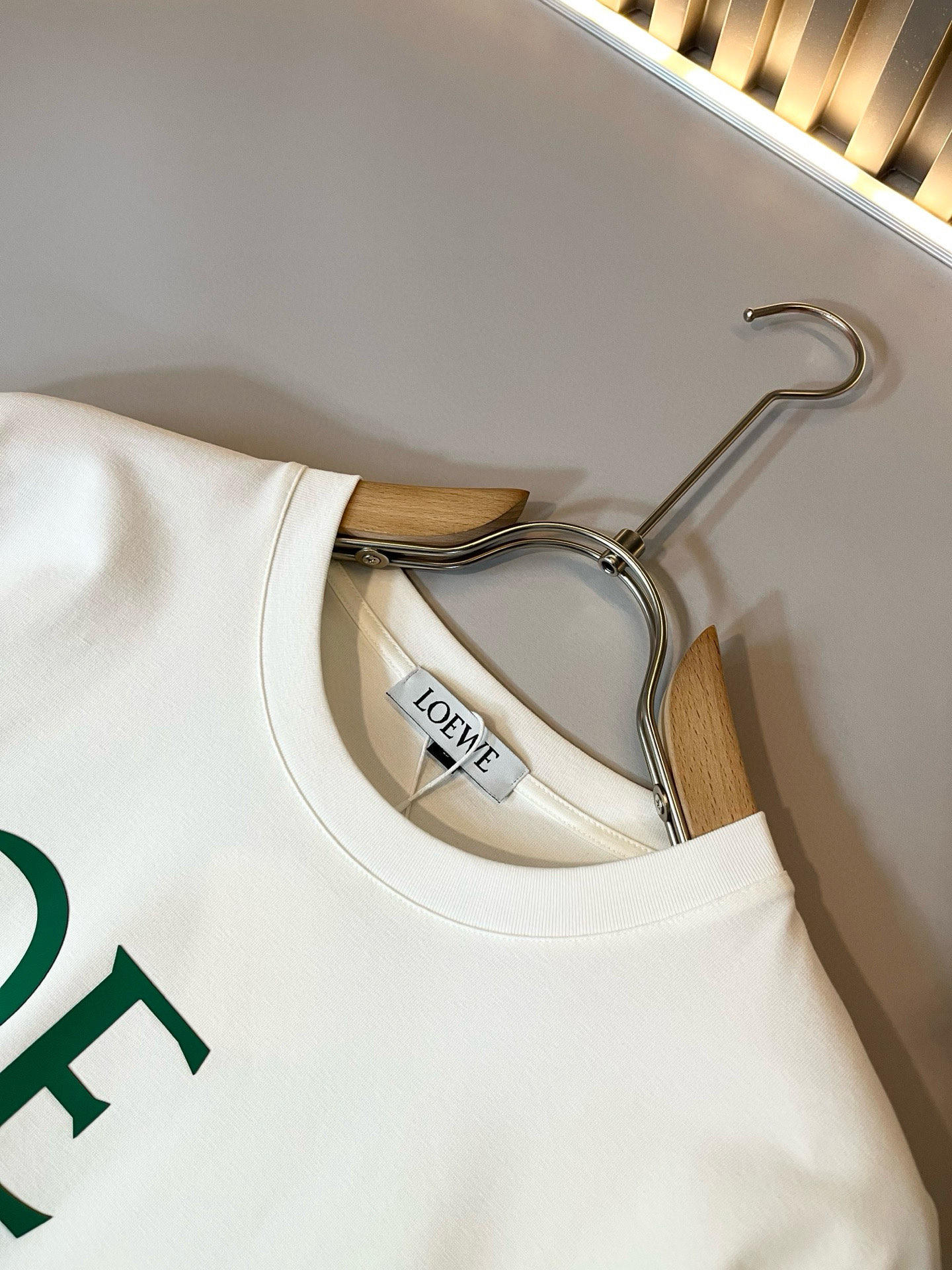 LOE*WE罗*威 2026春夏新款男女同款👫短袖T恤，意大利原厂订单渠道，极具个性高级风，标志logo