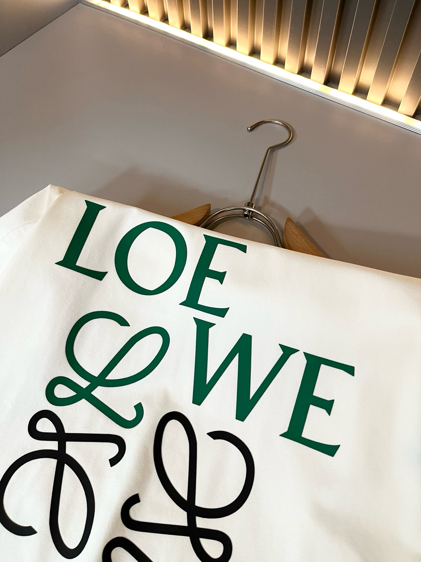 LOE*WE罗*威 2026春夏新款男女同款👫短袖T恤，意大利原厂订单渠道，极具个性高级风，标志logo