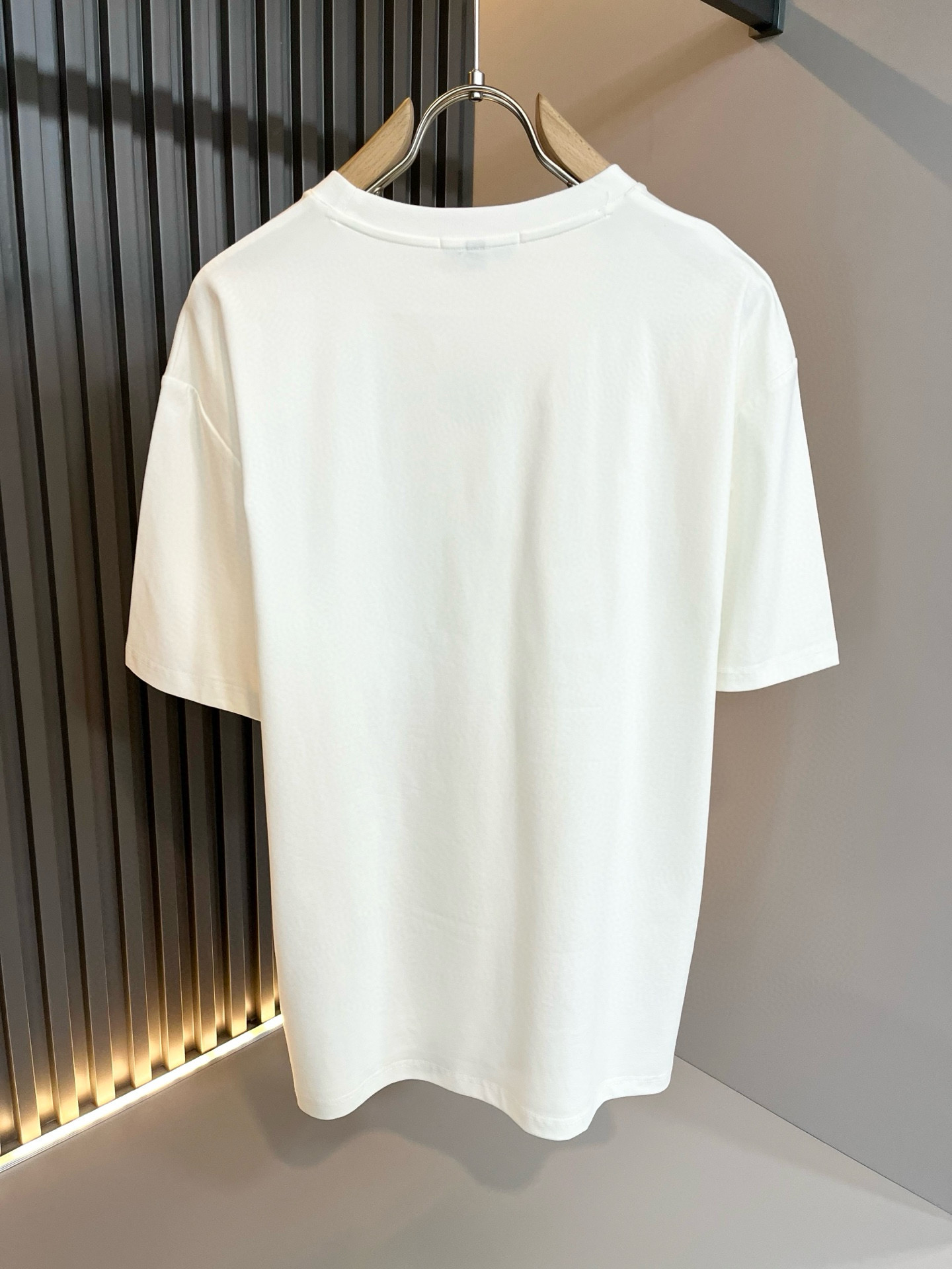 LOE*WE罗*威 2026春夏新款男女同款👫短袖T恤，意大利原厂订单渠道，极具个性高级风，标志logo