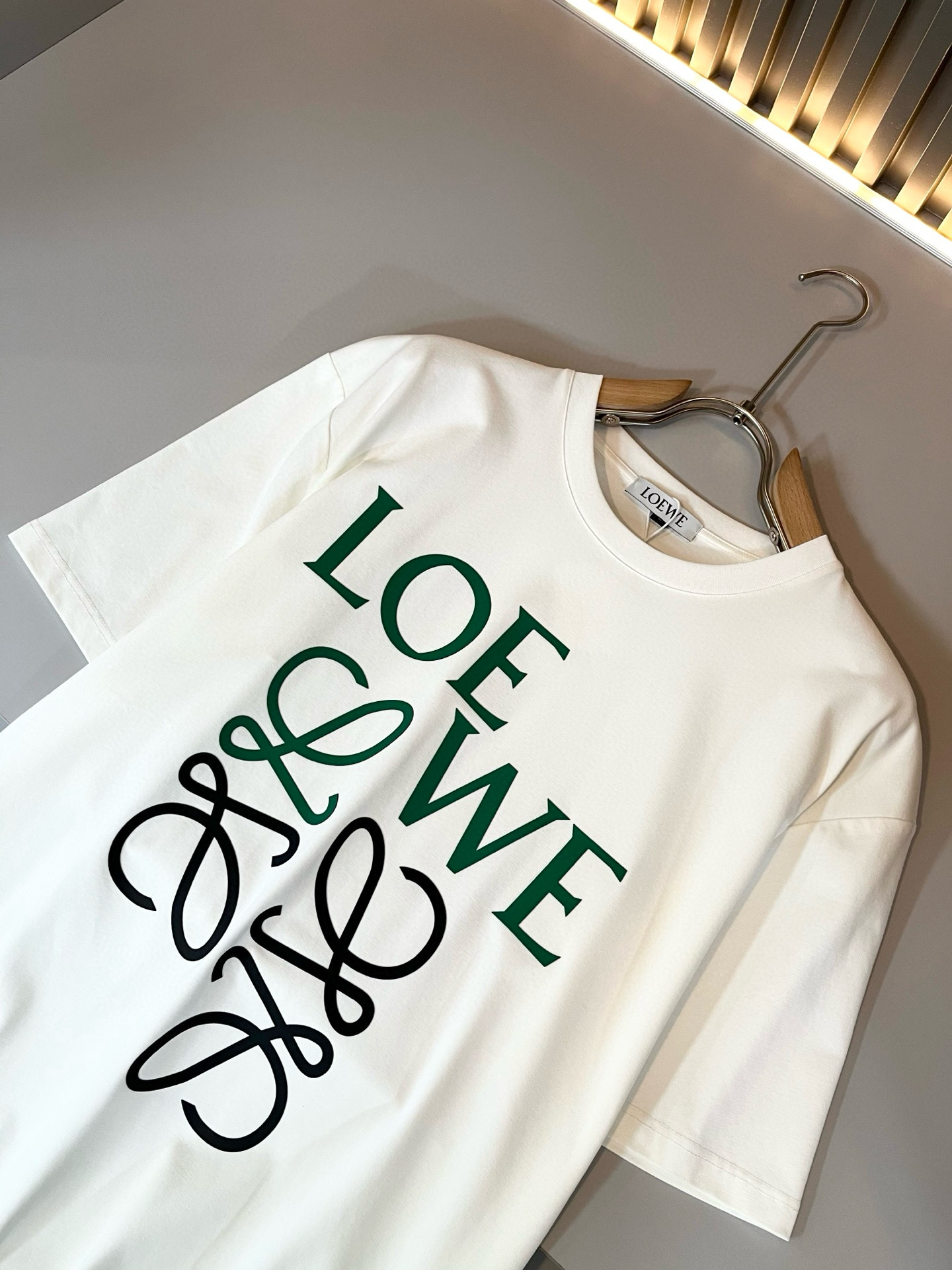 LOE*WE罗*威 2026春夏新款男女同款👫短袖T恤，意大利原厂订单渠道，极具个性高级风，标志logo