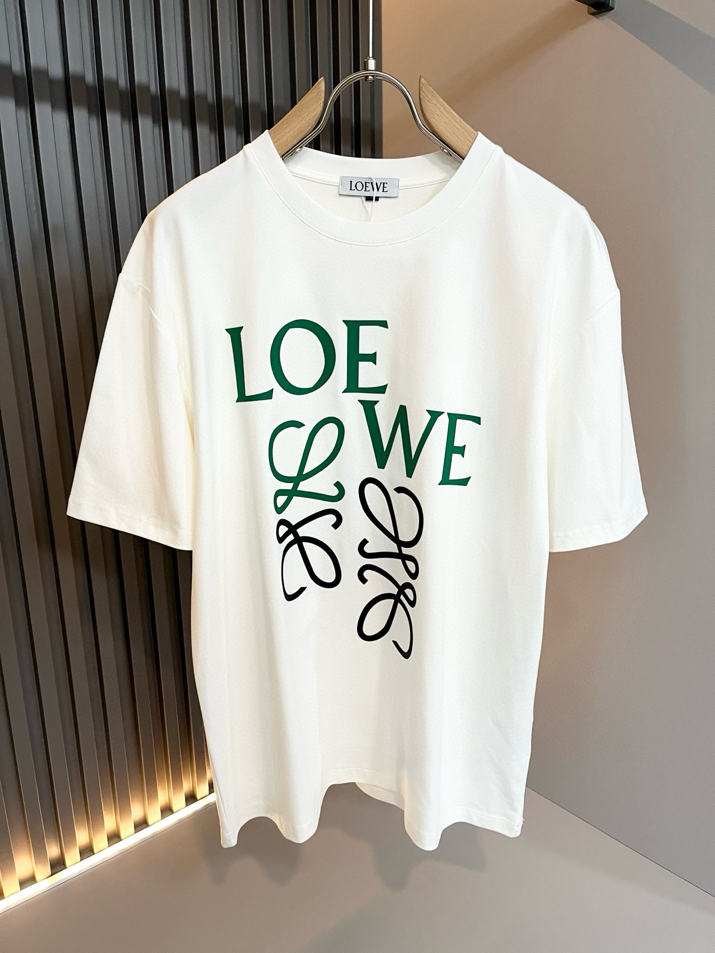 LOE*WE罗*威 2026春夏新款男女同款👫短袖T恤，意大利原厂订单渠道，极具个性高级风，标志logo