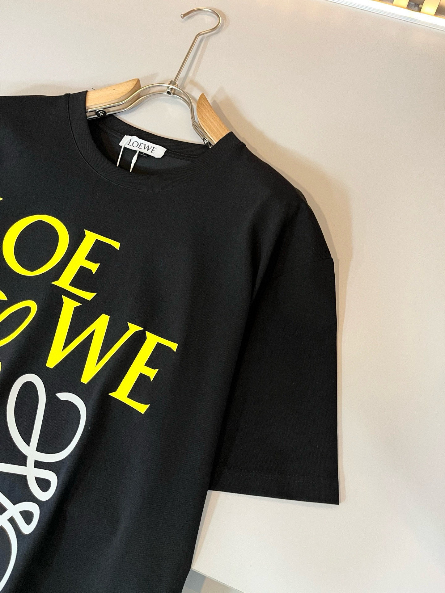 LOE*WE罗*威 2026春夏新款男女同款👫短袖T恤，意大利原厂订单渠道，极具个性高级风，标志logo