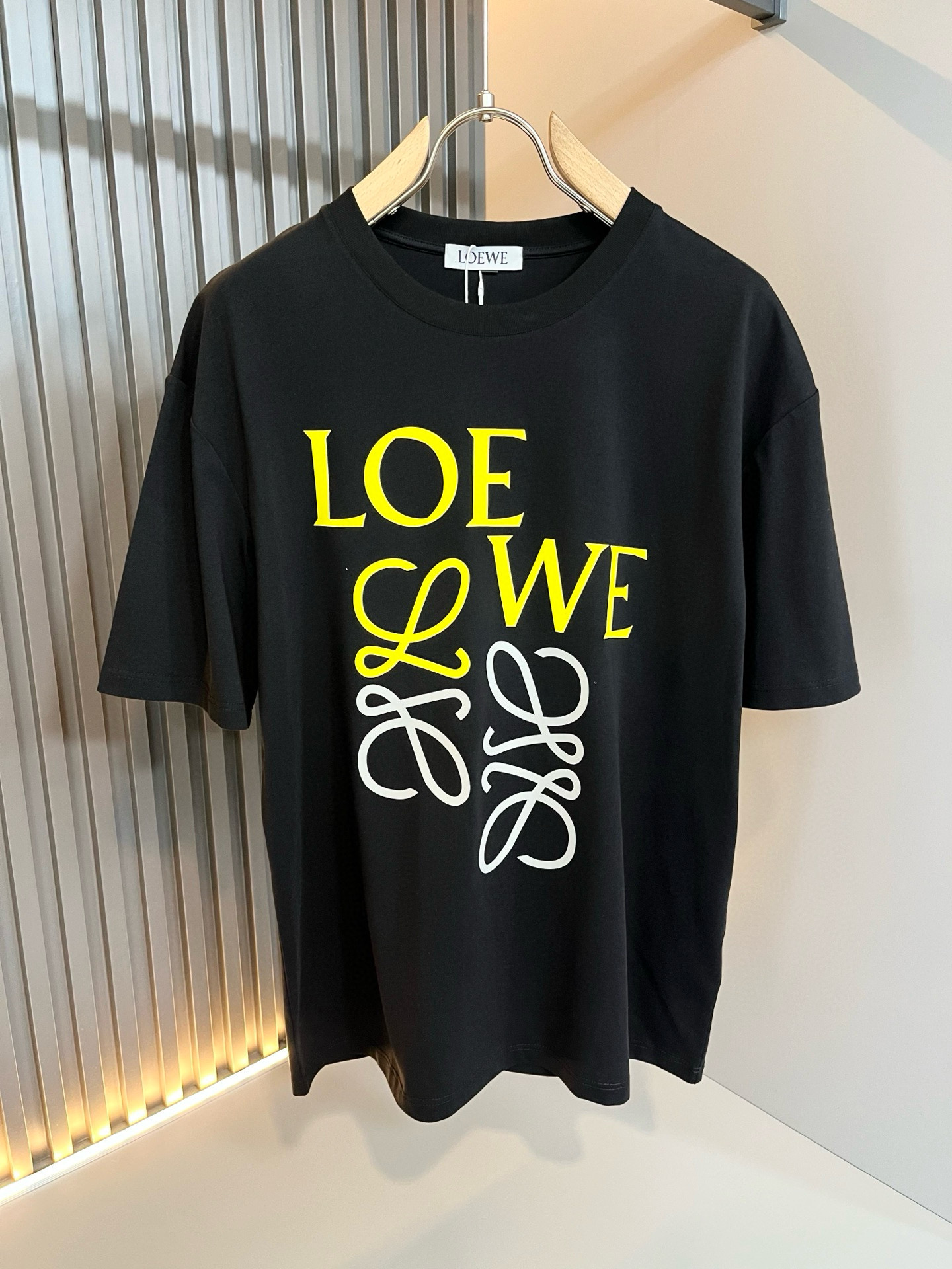 LOE*WE罗*威 2026春夏新款男女同款👫短袖T恤，意大利原厂订单渠道，极具个性高级风，标志logo