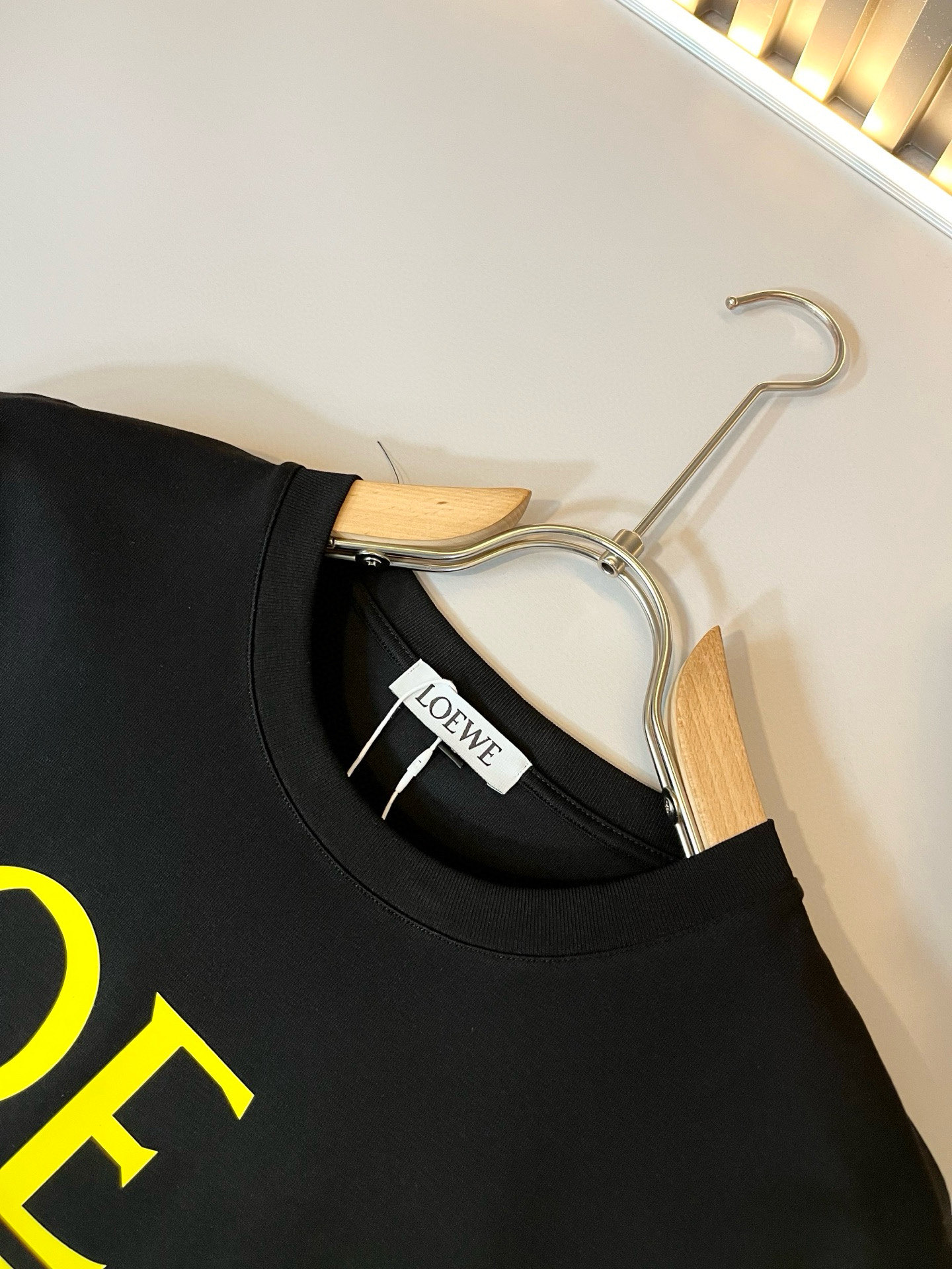 LOE*WE罗*威 2026春夏新款男女同款👫短袖T恤，意大利原厂订单渠道，极具个性高级风，标志logo