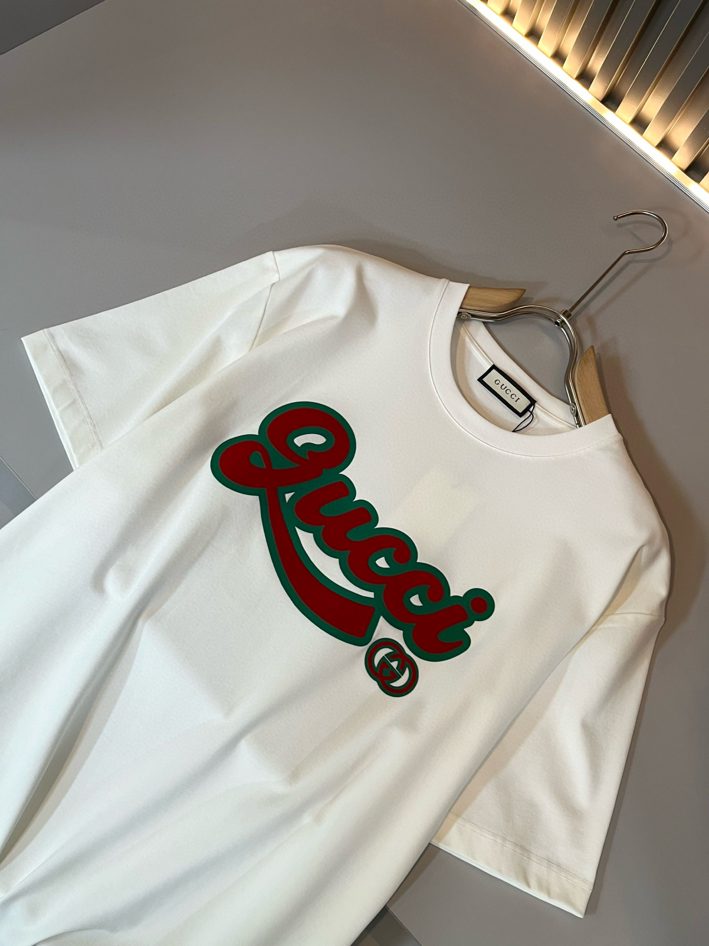 Gucc*古家 2026春夏新款男女同情侣款👫休闲宽松棉质圆领短袖T恤衫！贸易公司渠道稀出，同步官网发售