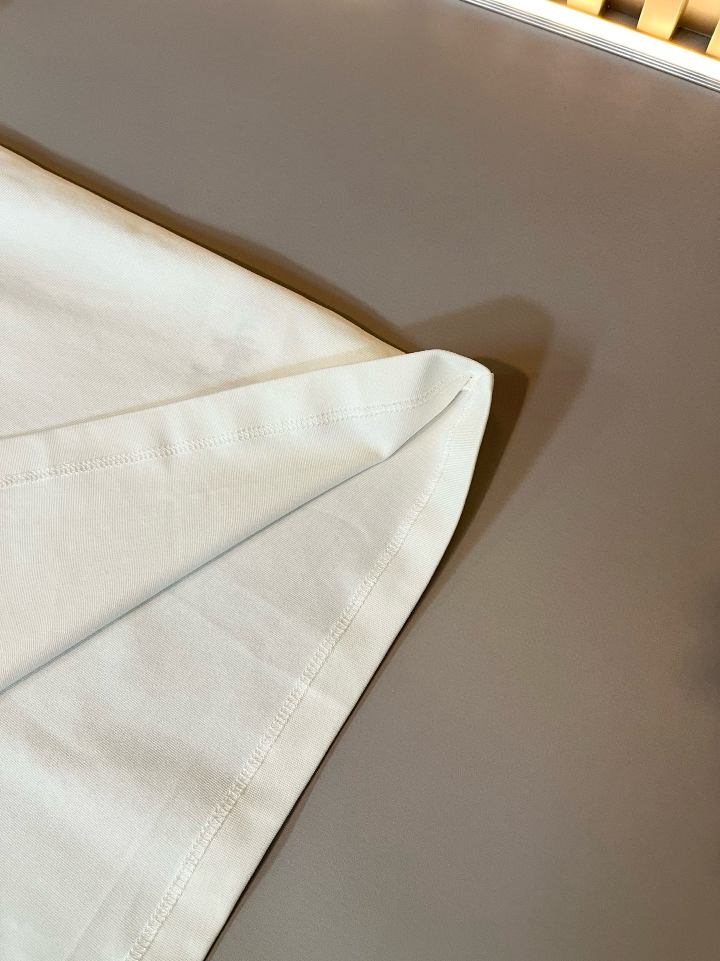 Gucc*古家 2026春夏新款男女同情侣款👫休闲宽松棉质圆领短袖T恤衫！贸易公司渠道稀出，同步官网发售