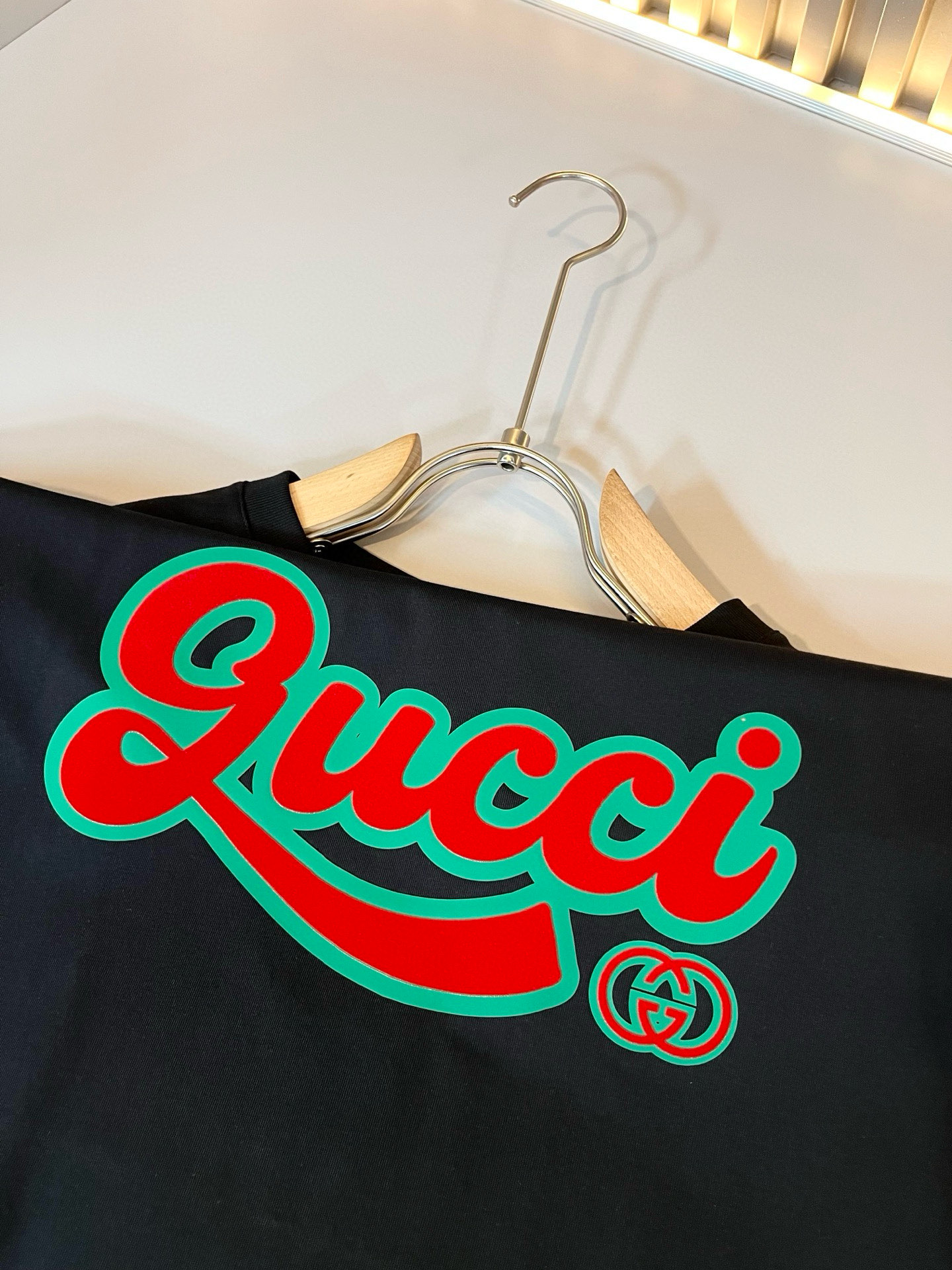 Gucc*古家 2026春夏新款男女同情侣款👫休闲宽松棉质圆领短袖T恤衫！贸易公司渠道稀出，同步官网发售