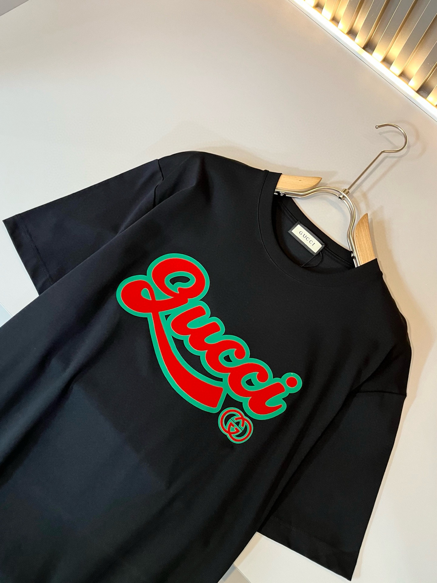 Gucc*古家 2026春夏新款男女同情侣款👫休闲宽松棉质圆领短袖T恤衫！贸易公司渠道稀出，同步官网发售